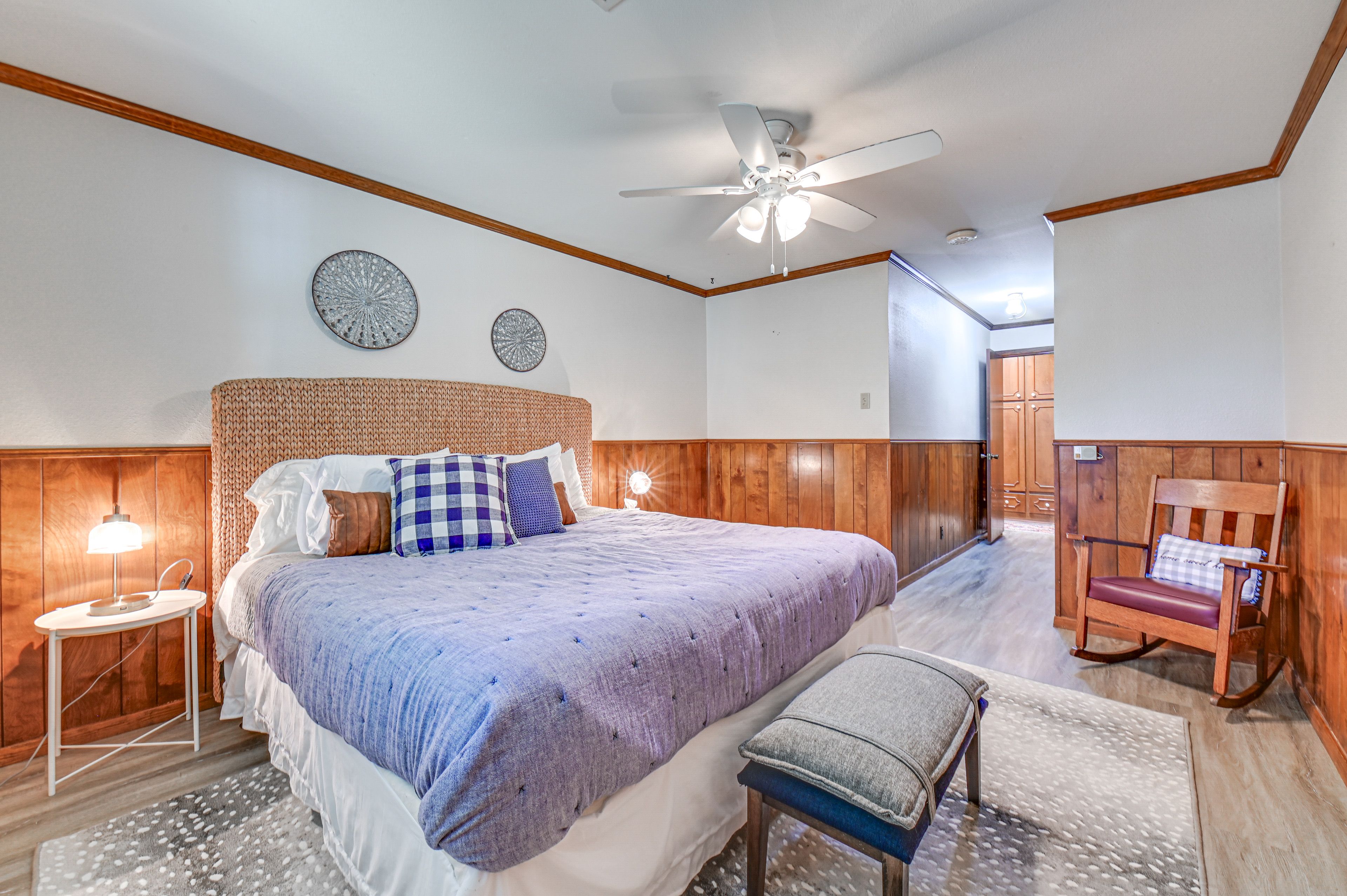 Bedroom 2 | 1st Floor | King Bed