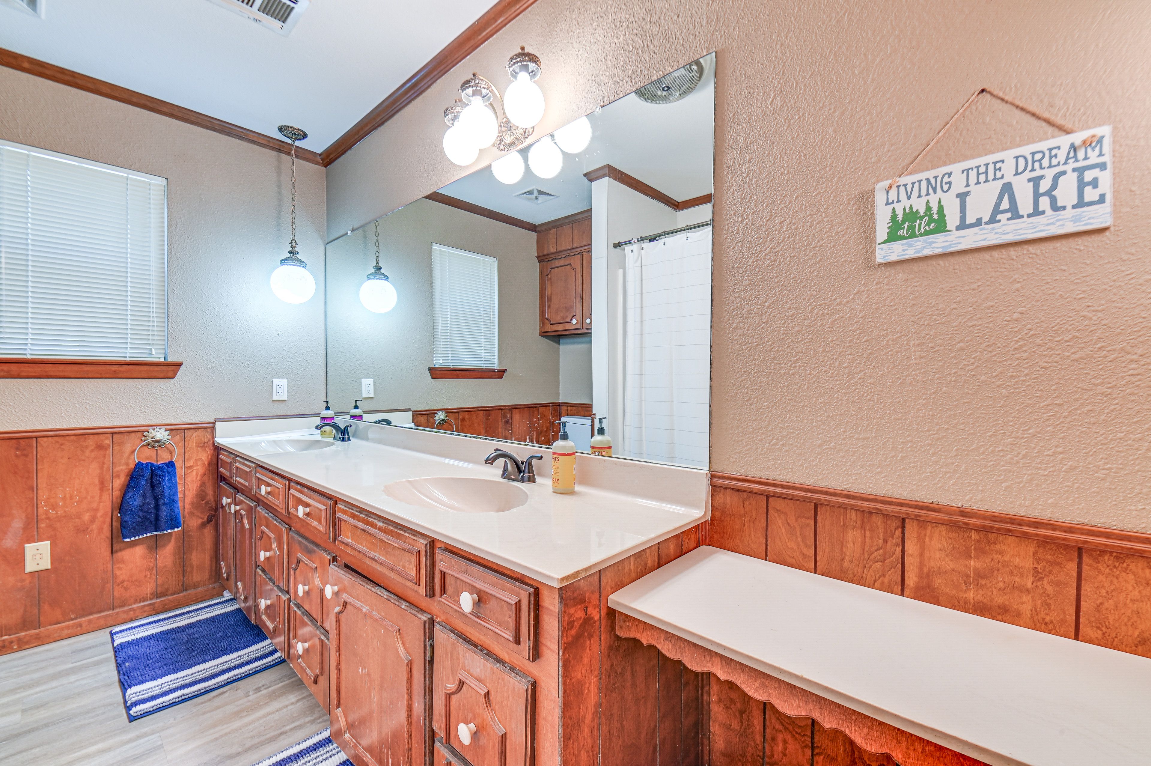 En-Suite Bathroom | 1st Floor | Towels Provided