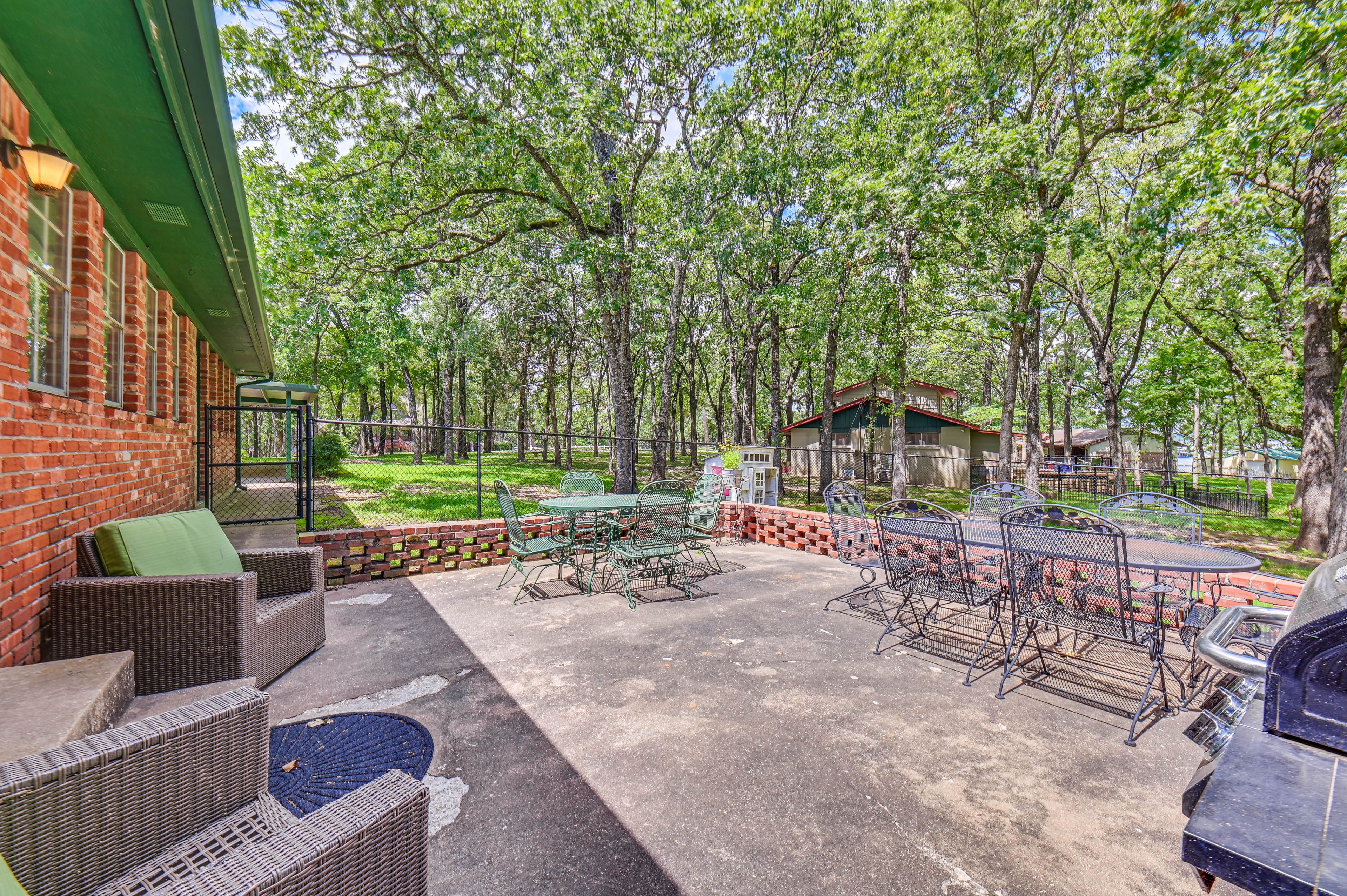 Patio | Outdoor Dining | Gas Grill