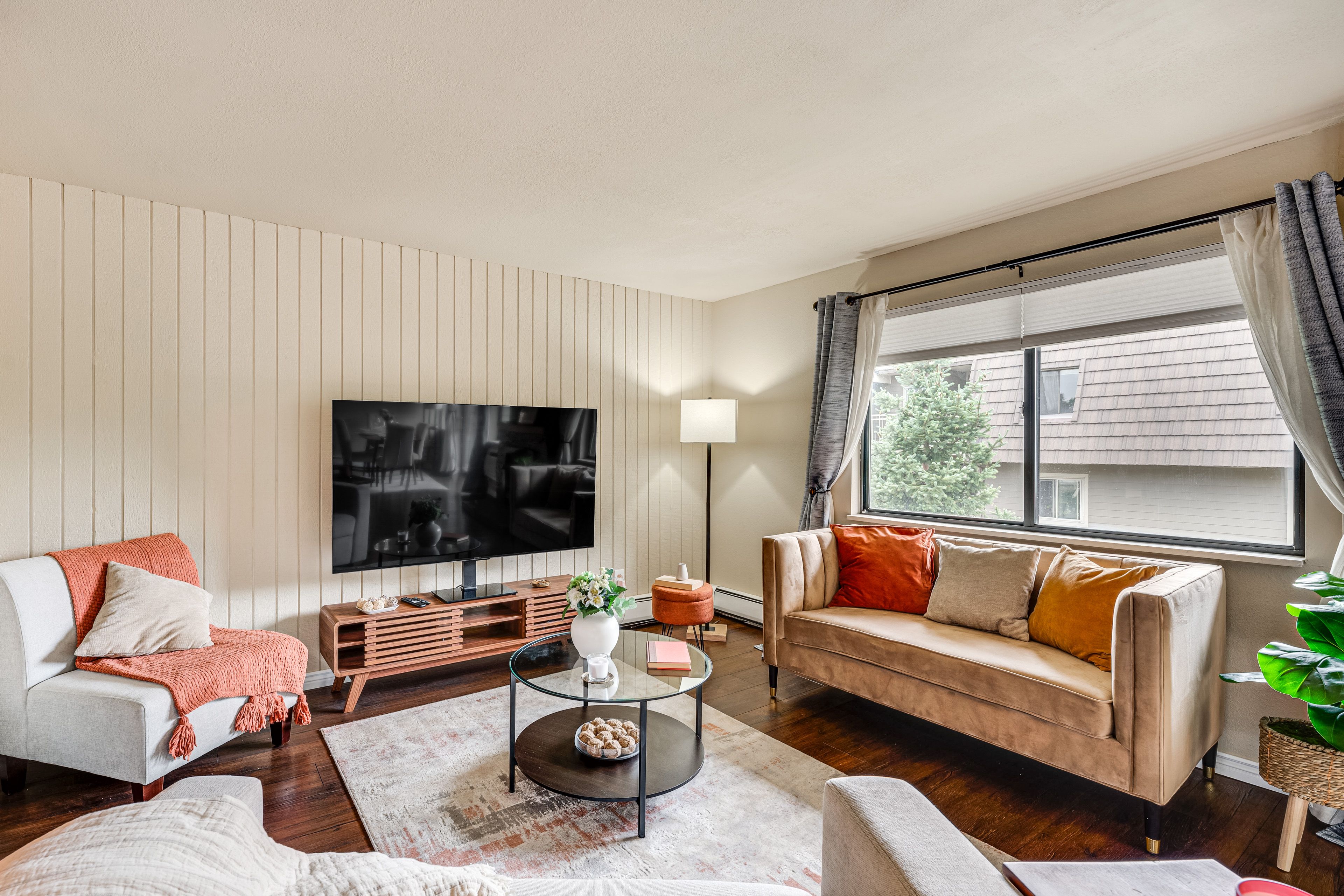 Living Room | Twin Sleeper Sofa | Free WiFi | Fire TV Stick | A/C & Heating