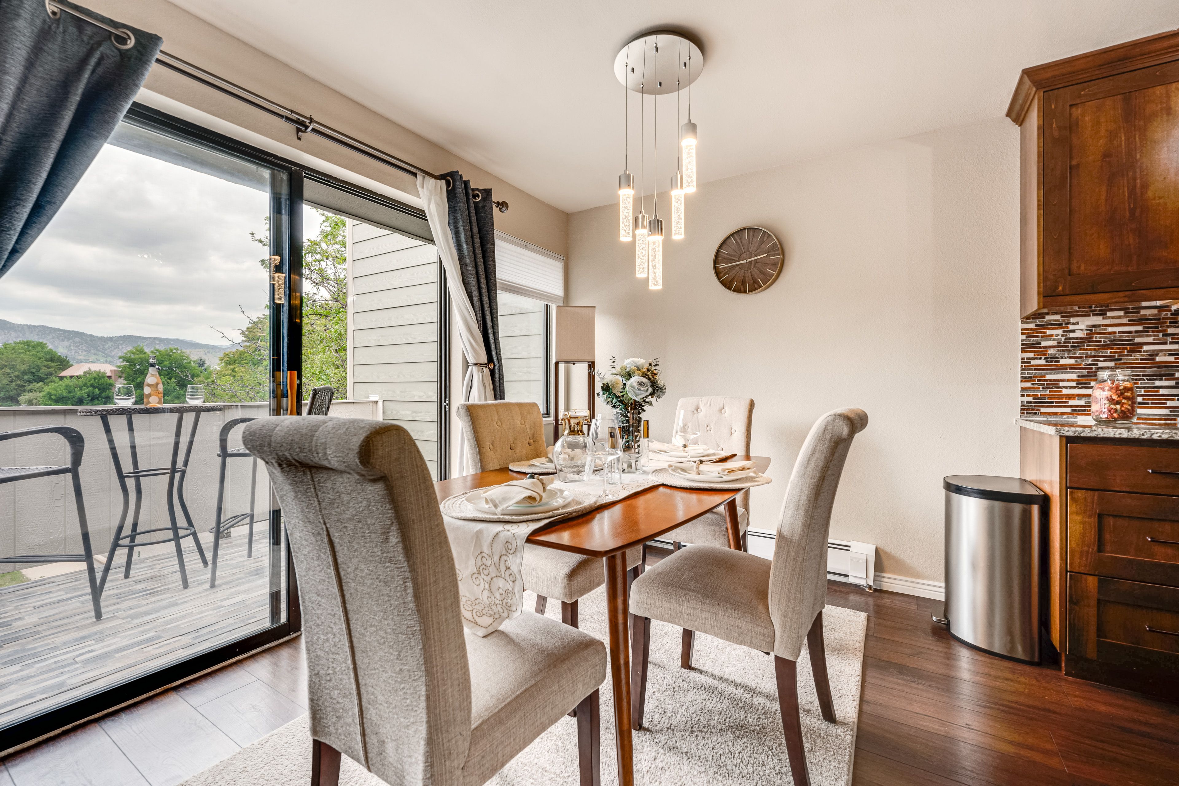 Dining Space | Dishware/Flatware