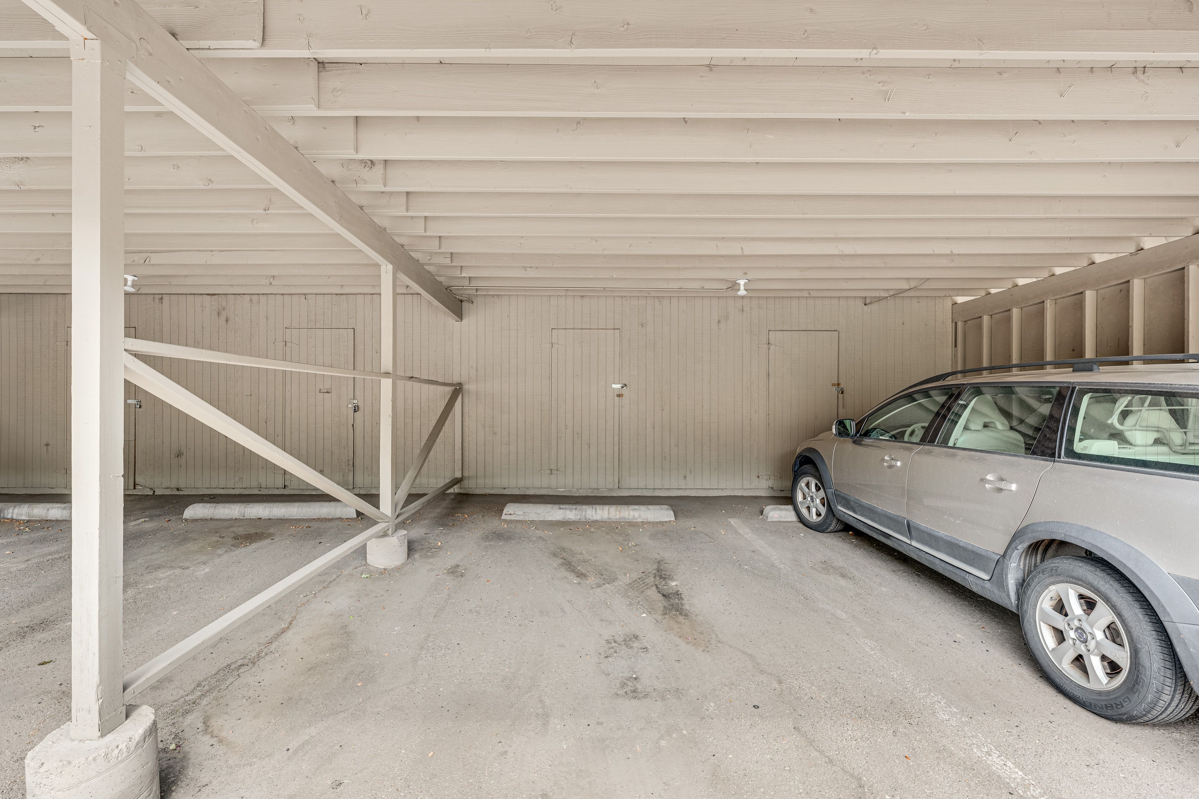 Parking | Assigned Covered Parking (1 Vehicle) | Community Lot