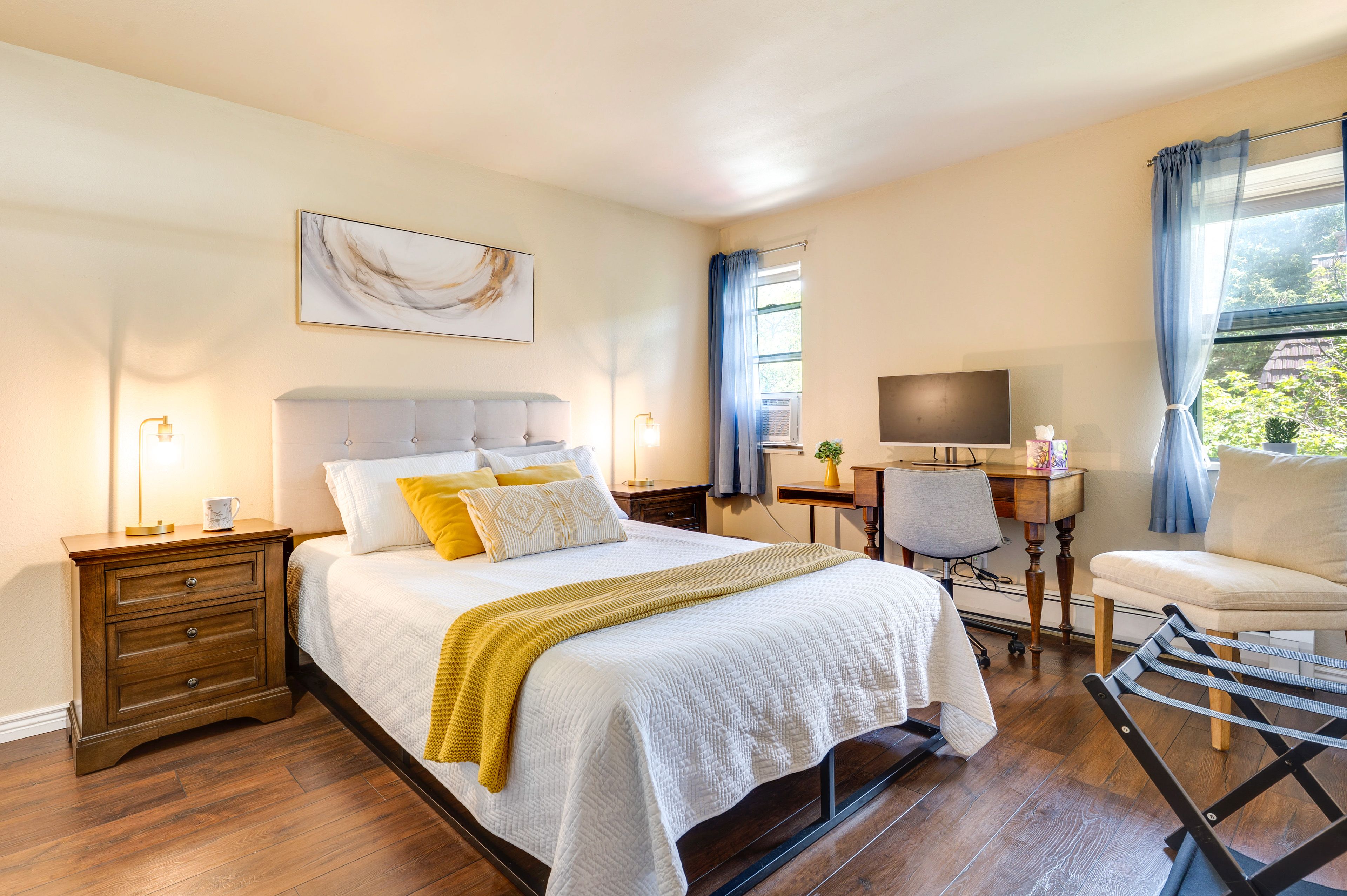 Bedroom 2 | Queen Bed
