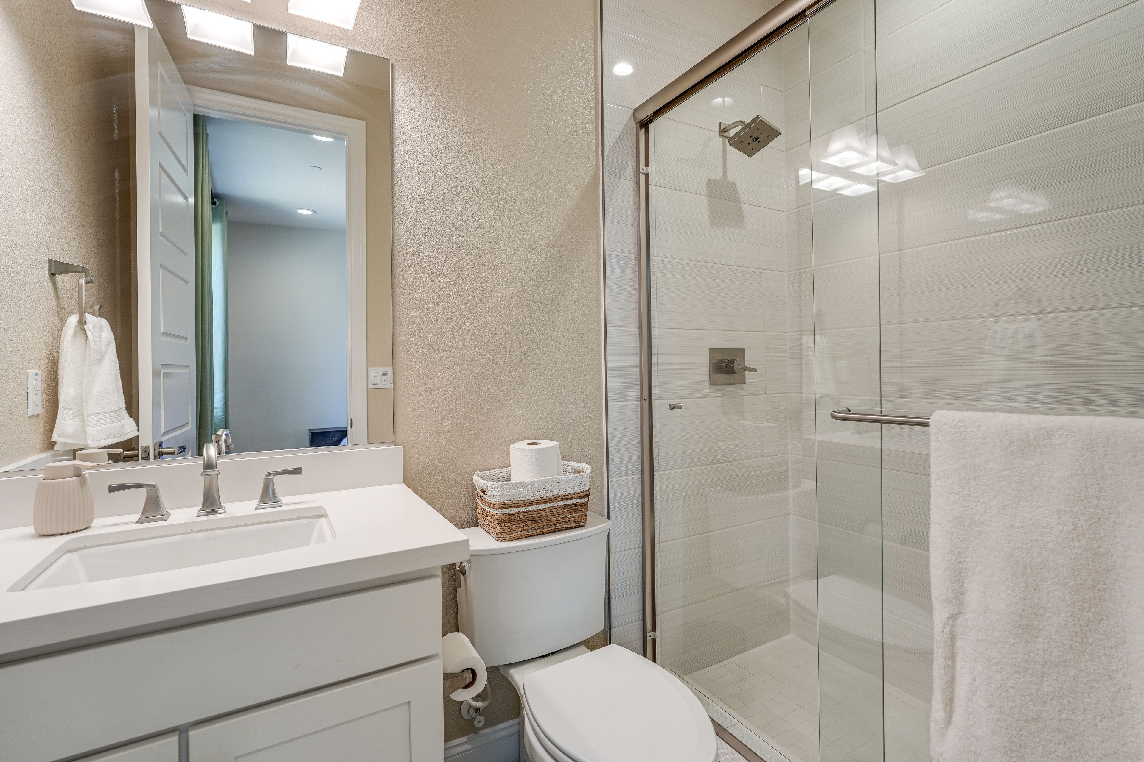 En-Suite Bathroom | 1st Floor
