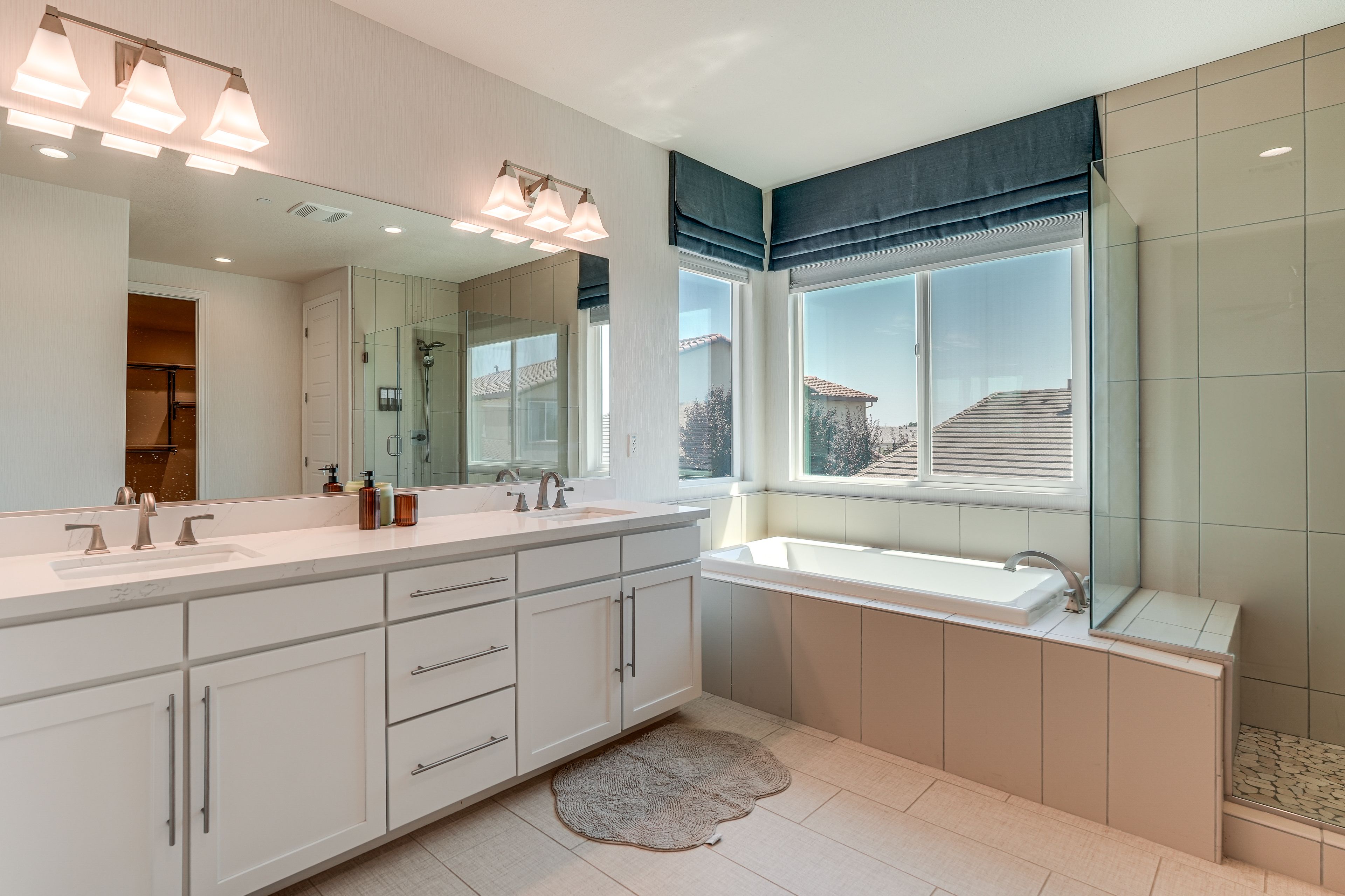 En-Suite Bathroom | 2nd Floor