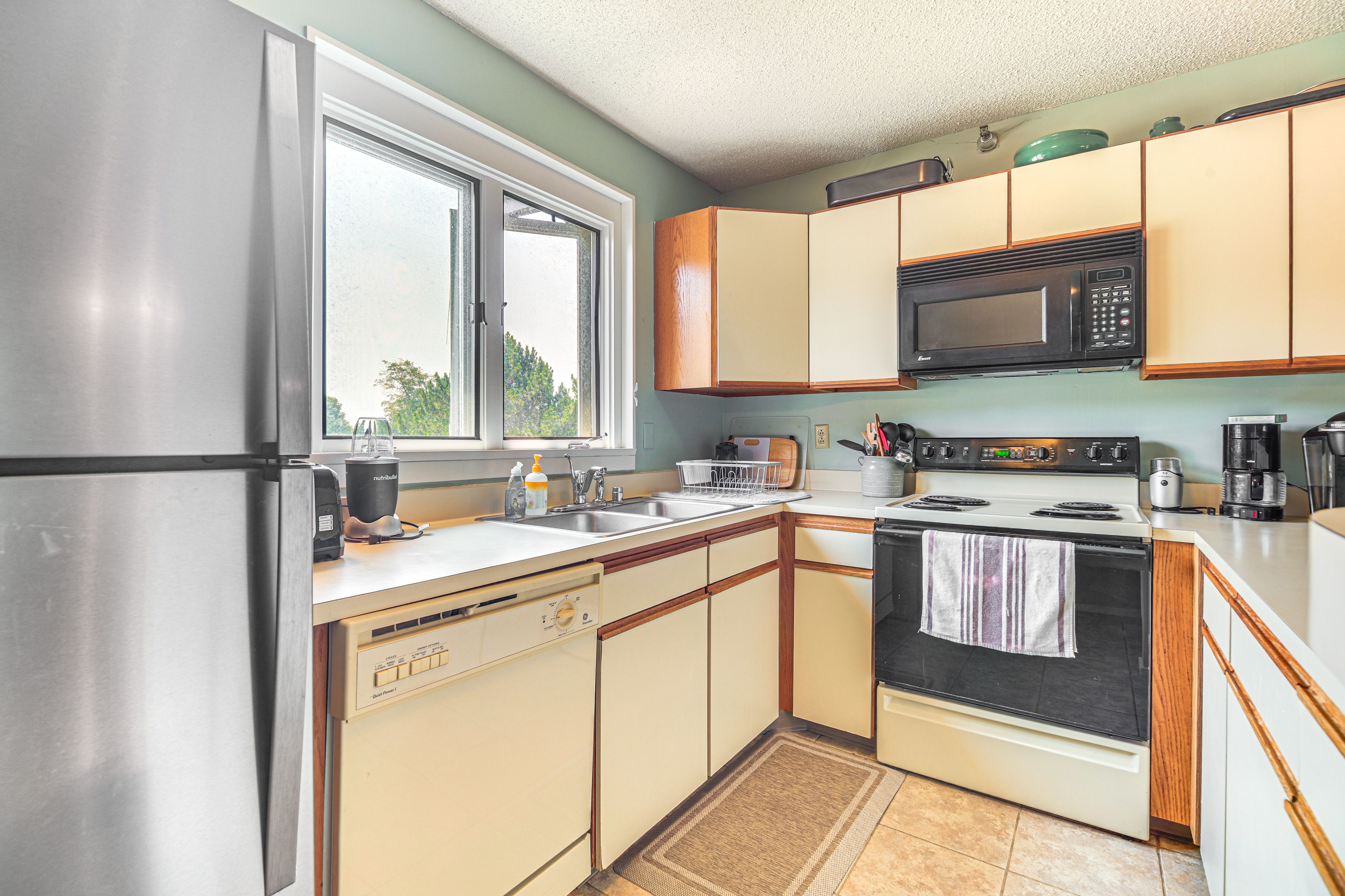 Kitchen | Drip & Keurig Coffee Makers | Dishwasher | Cooking Basics