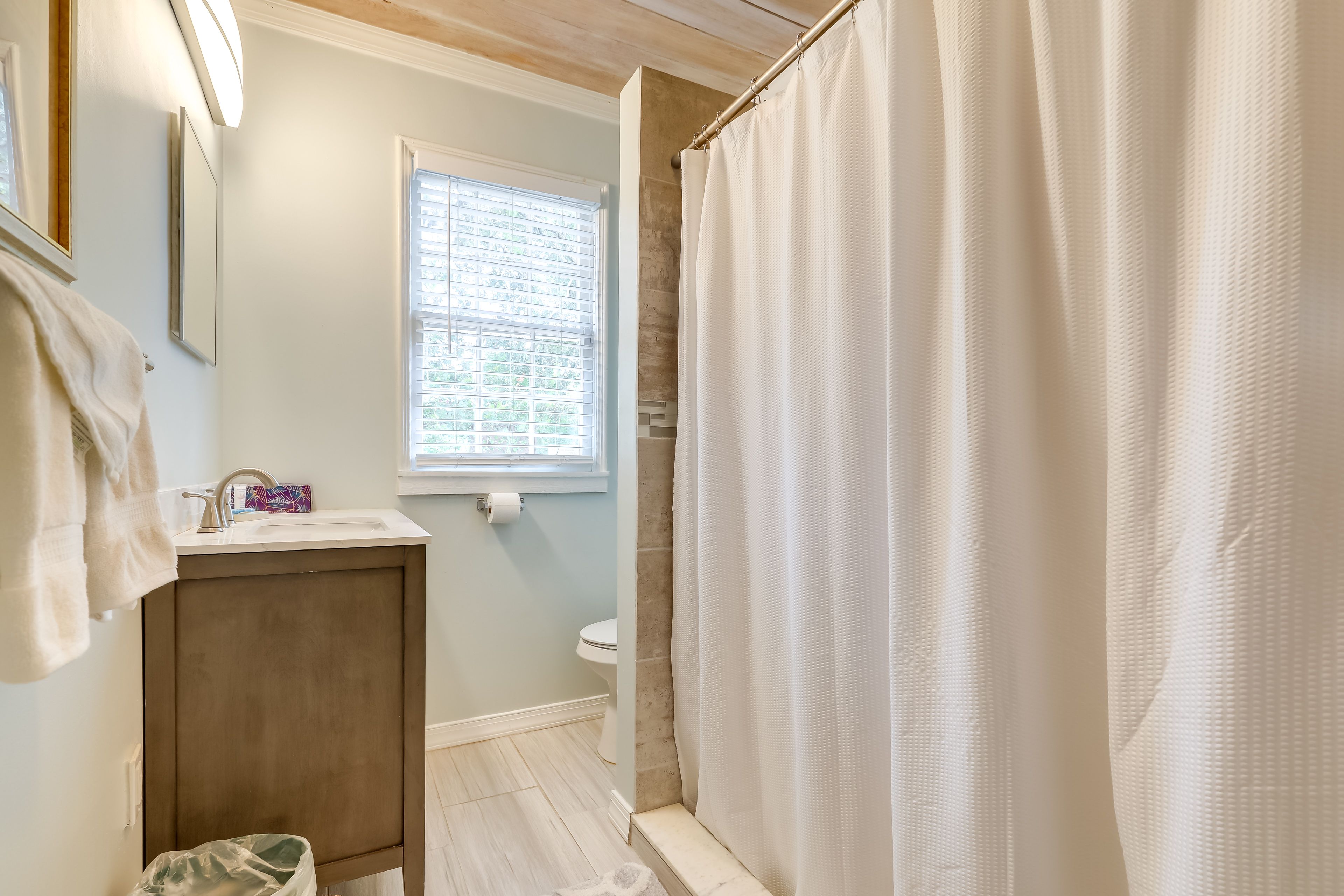Full Bathroom | Main Level