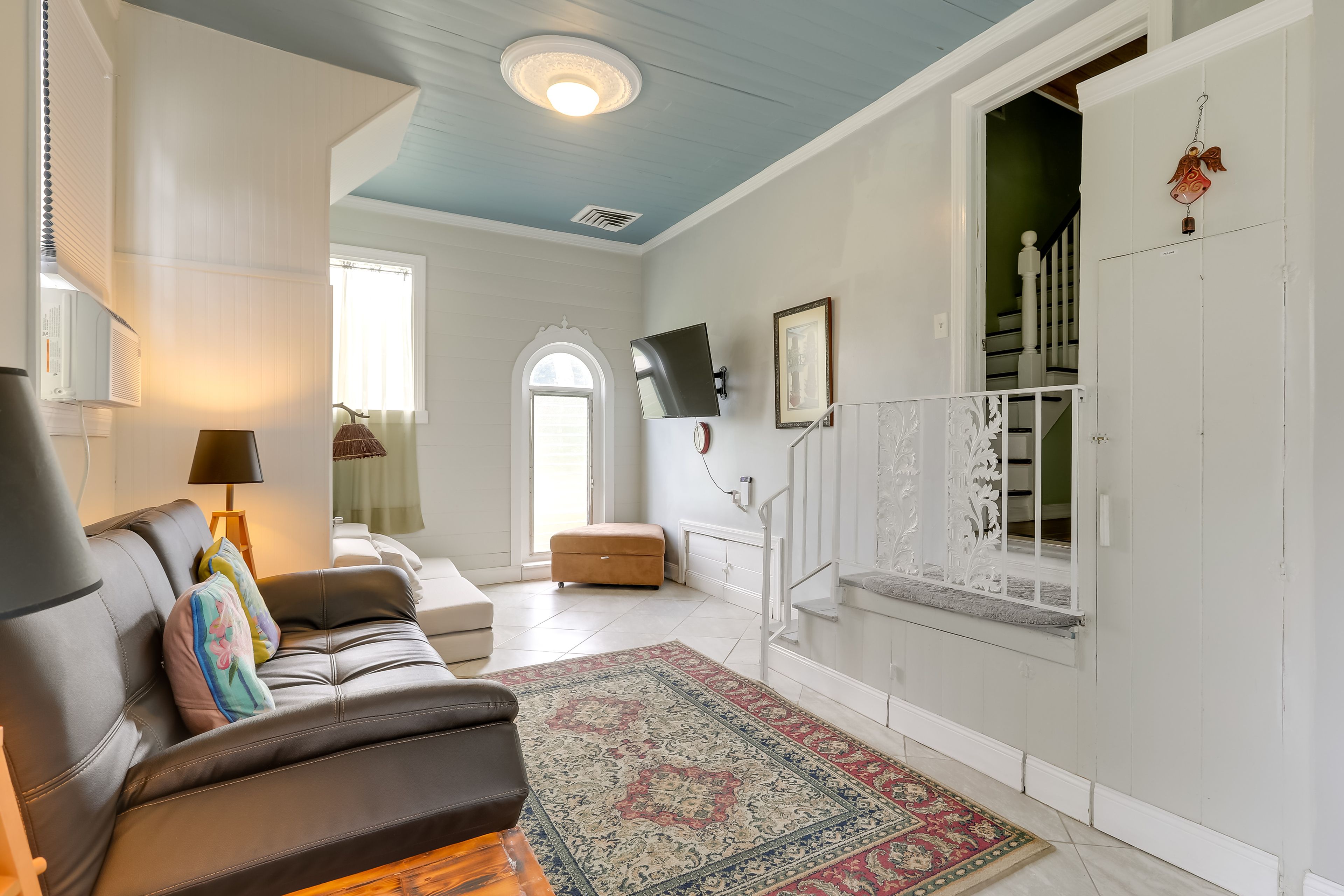 Bedroom 5 (Kids' Room) | Full Futon | 2 Twin Sleeper Chairs | Bamboo Shades