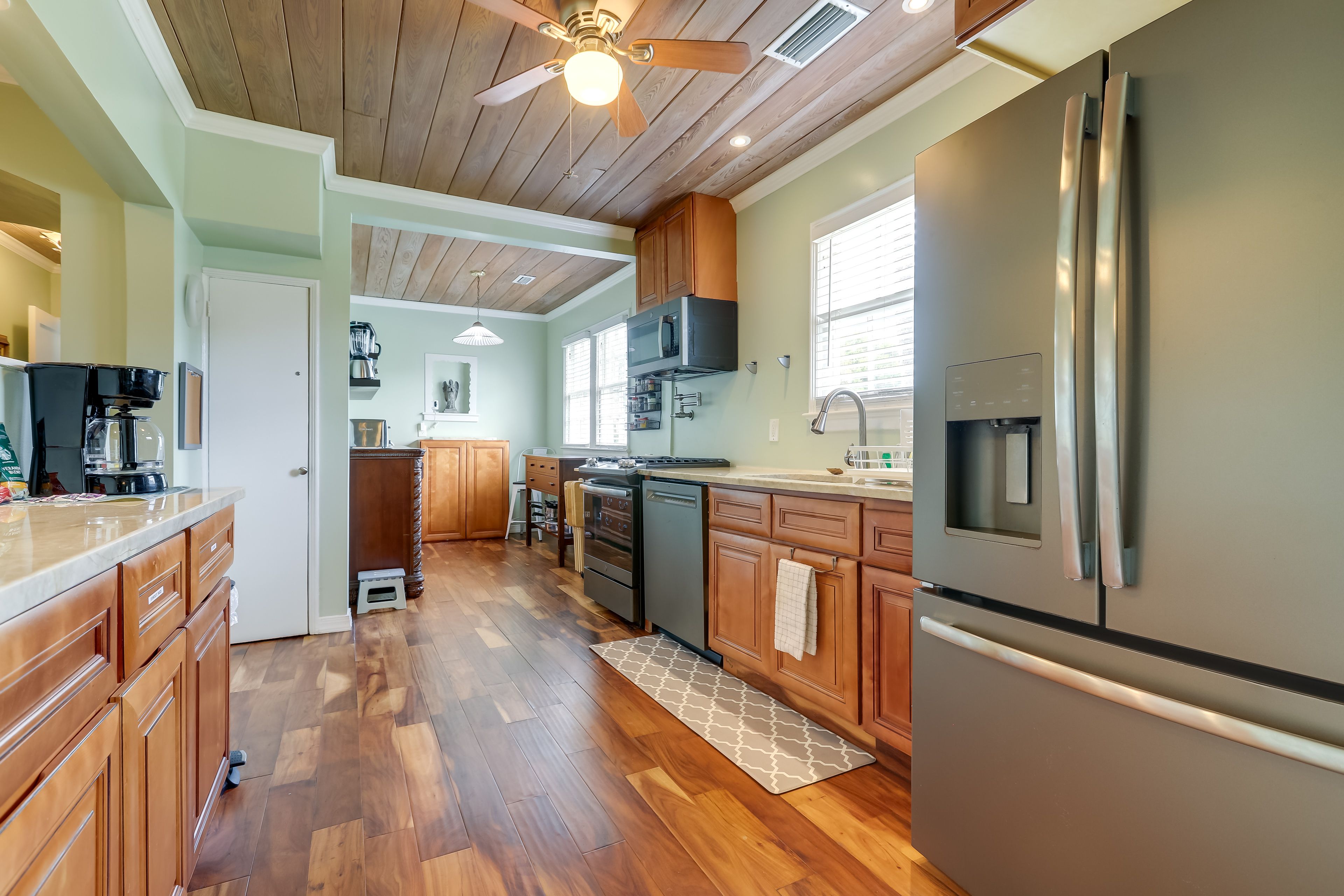 Kitchen | Main Level | 2 Drip Coffee Makers | Blender | Toaster | Cooking Basics