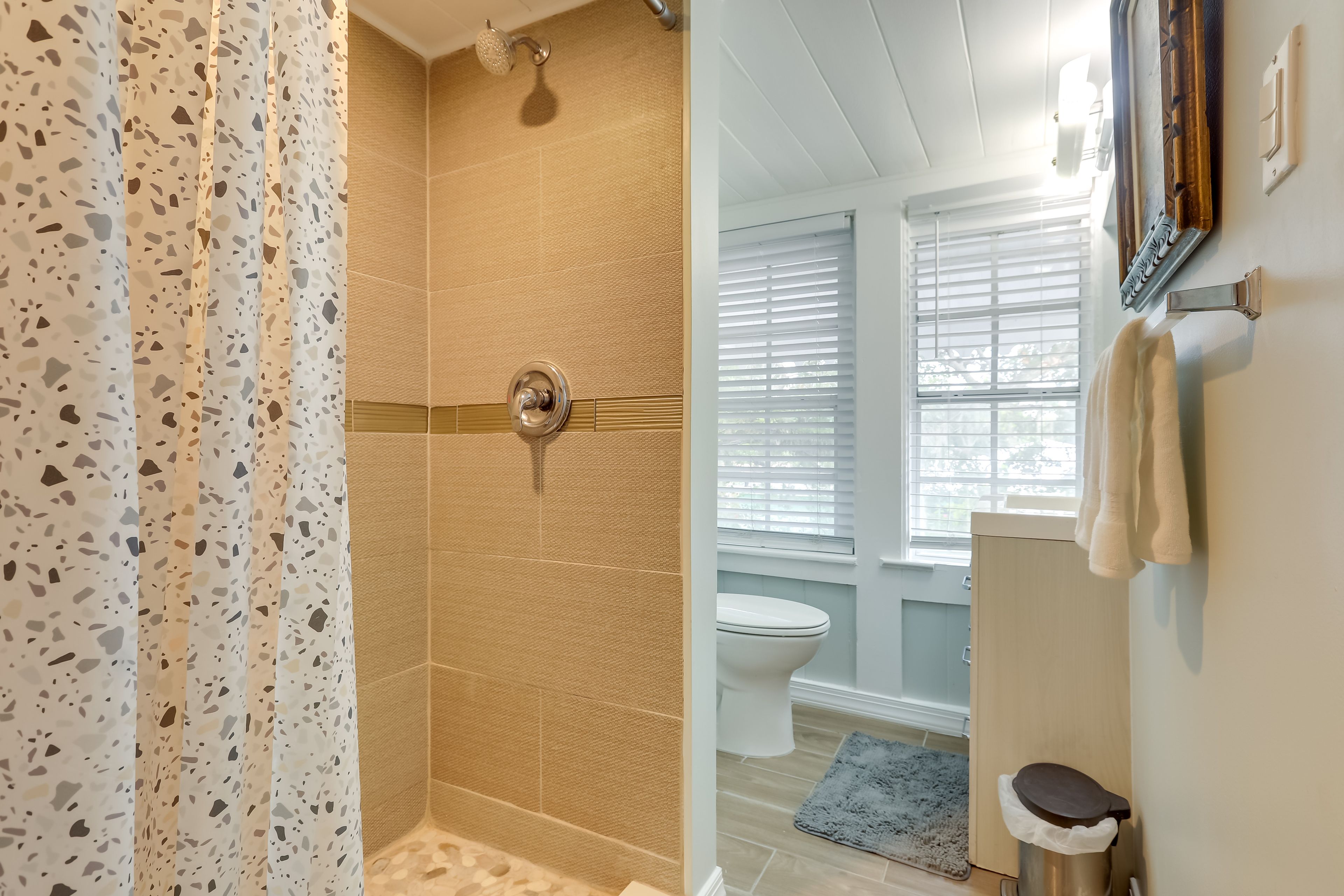 Full Bathroom | Upper Level