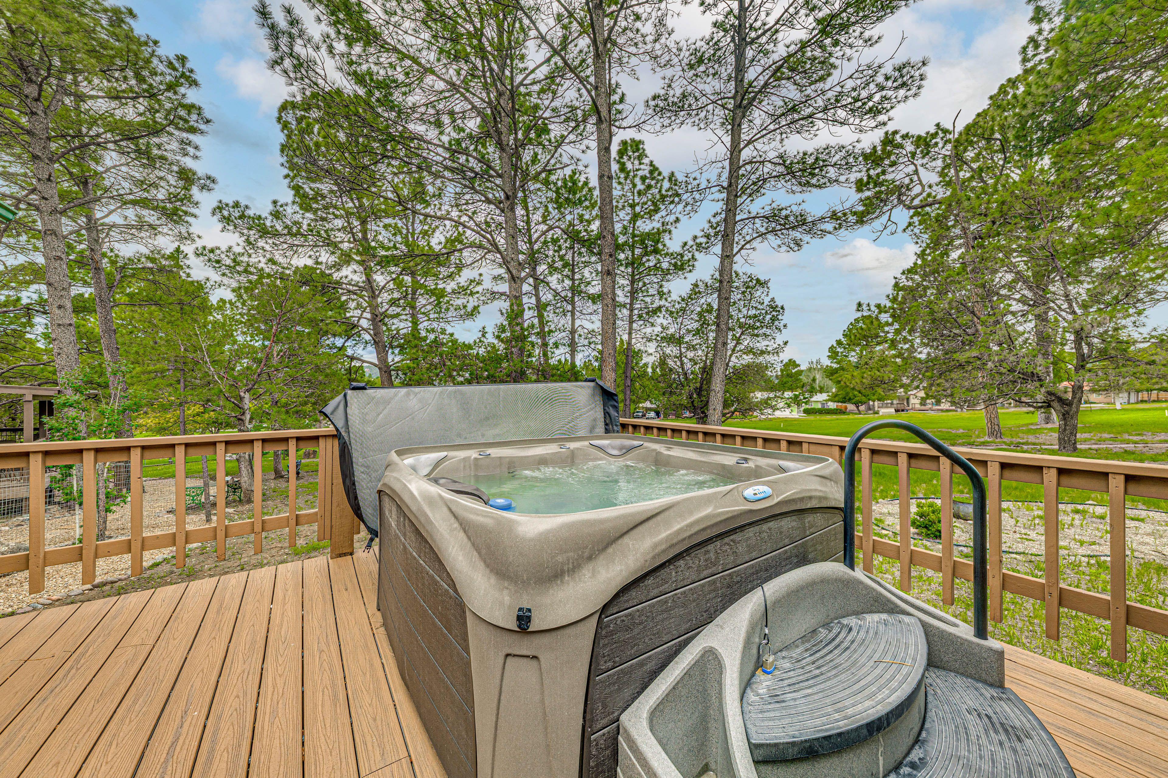 Deck | Hot Tub