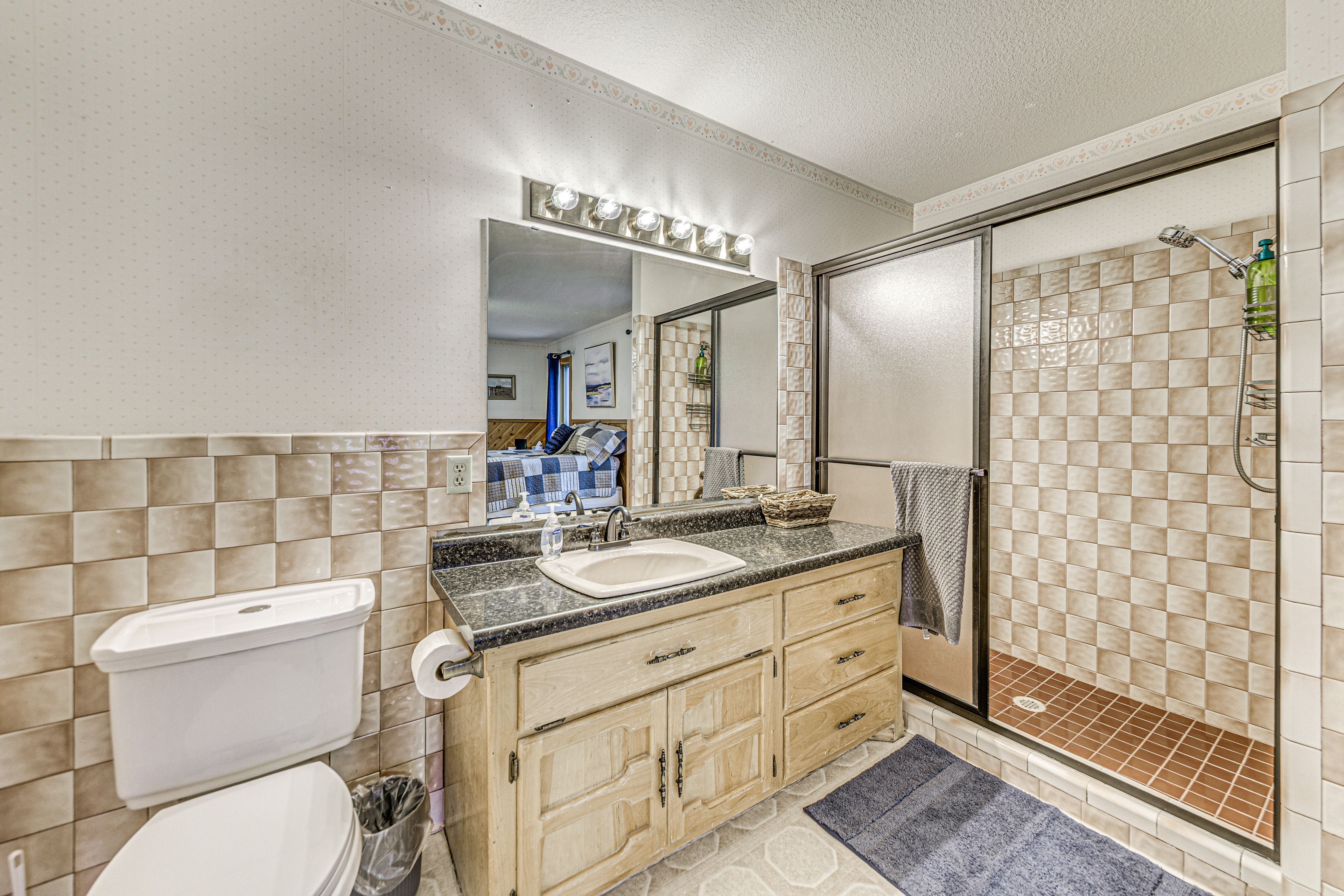 Full Bathroom
