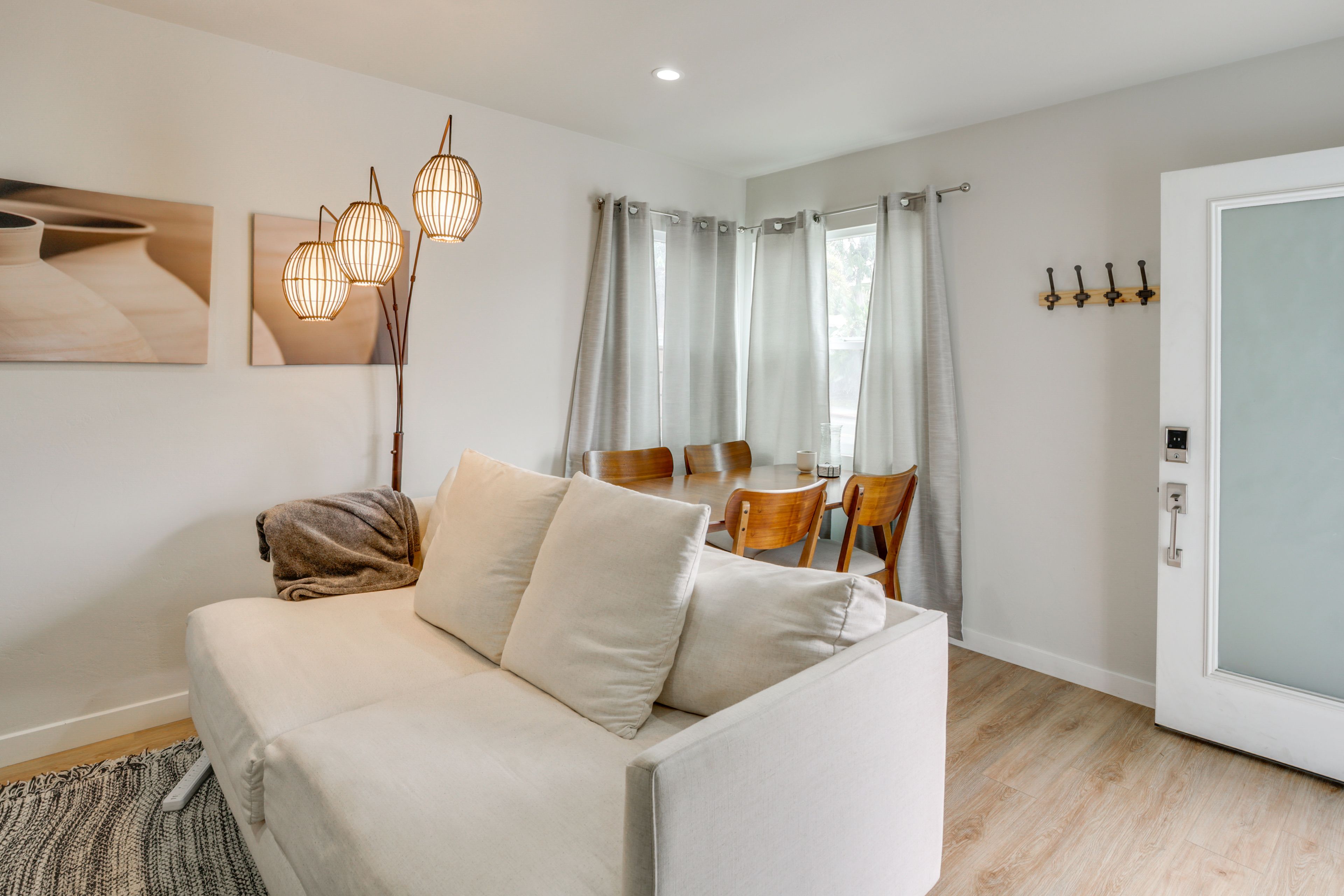 Living Room | Smart TV | Free WiFi