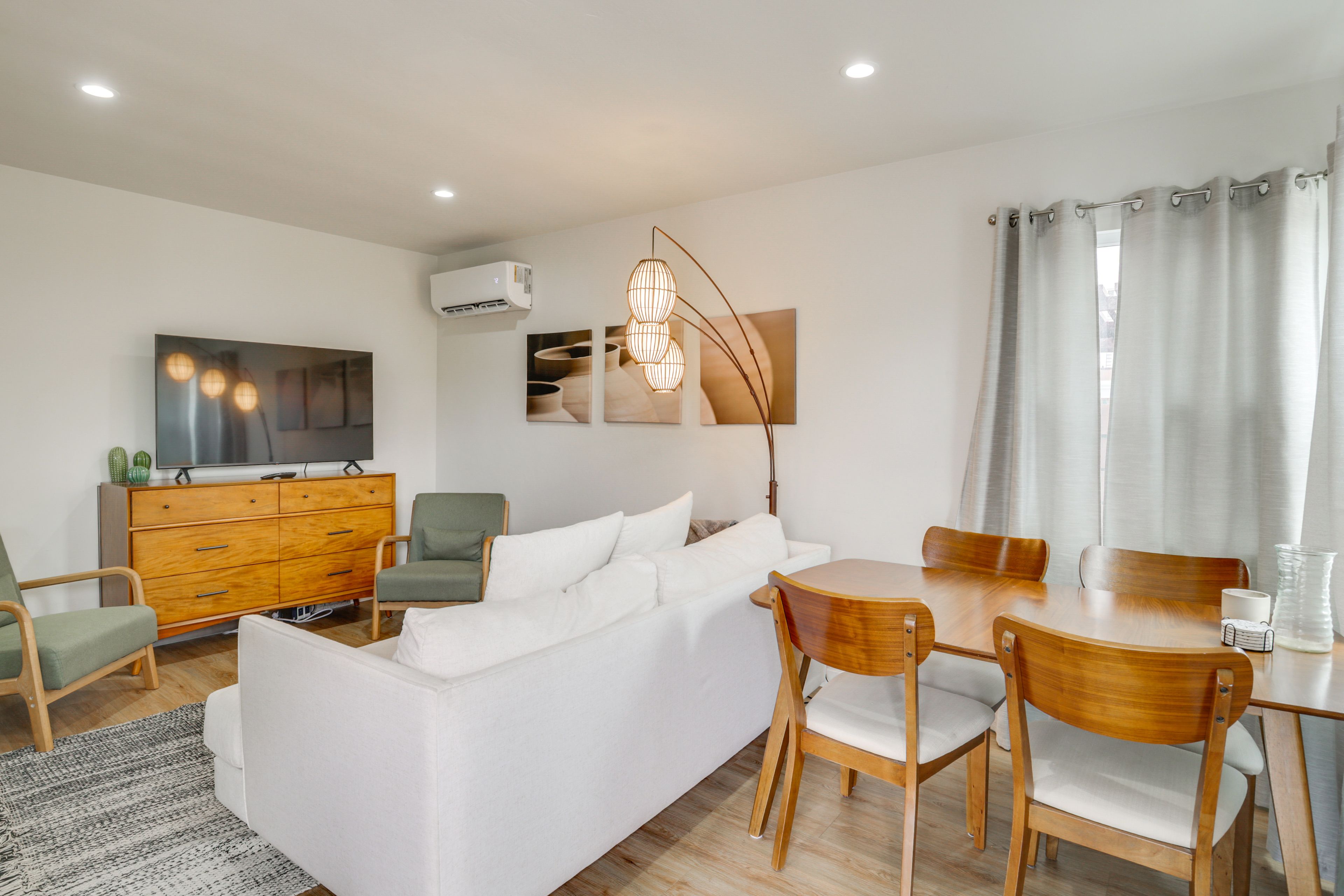 San Diego Vacation Rental | 2BR | 1BA | 745 Sq Ft | 5 Steps to Enter
