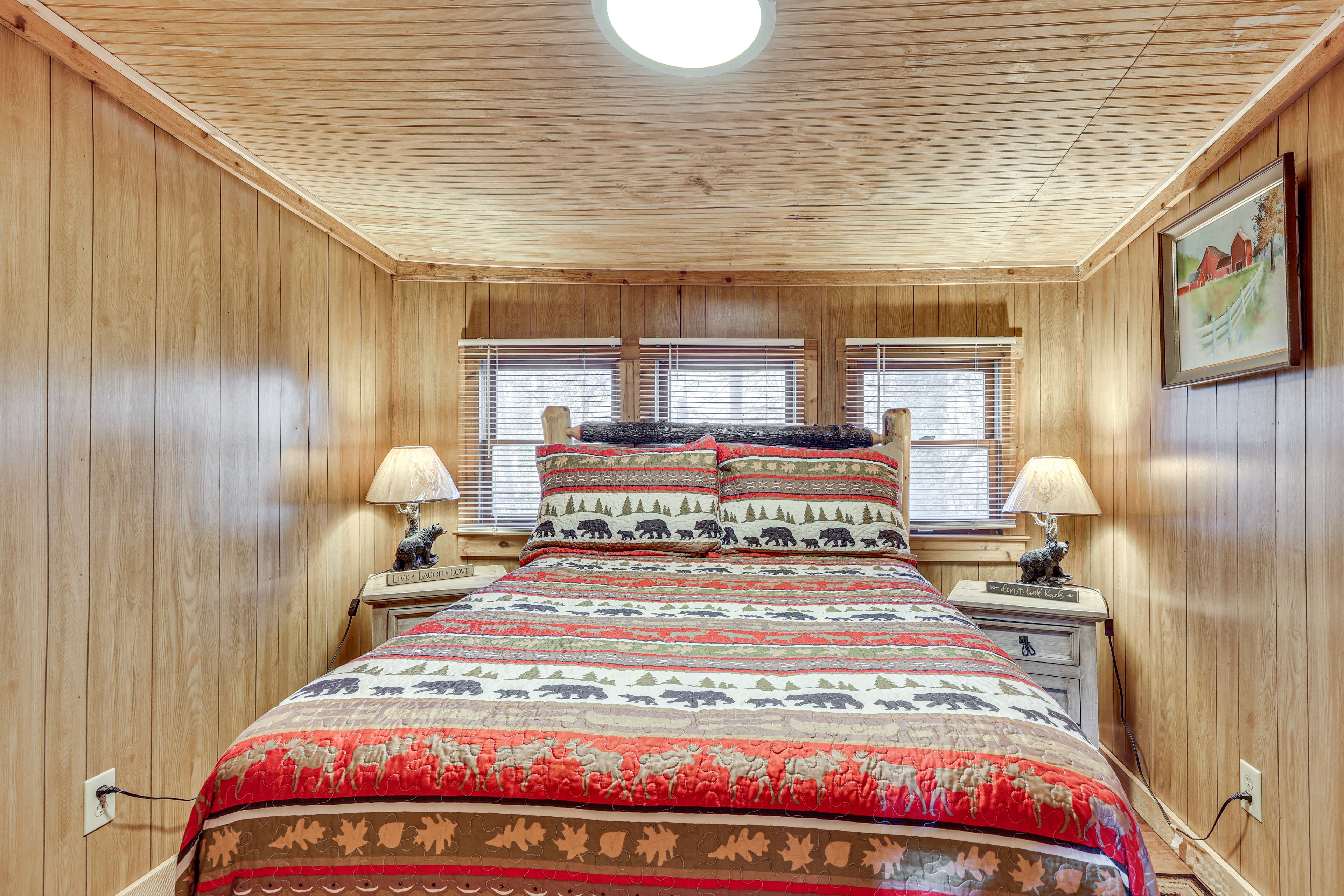 Bedroom 1 | Queen Bed | 2nd Floor