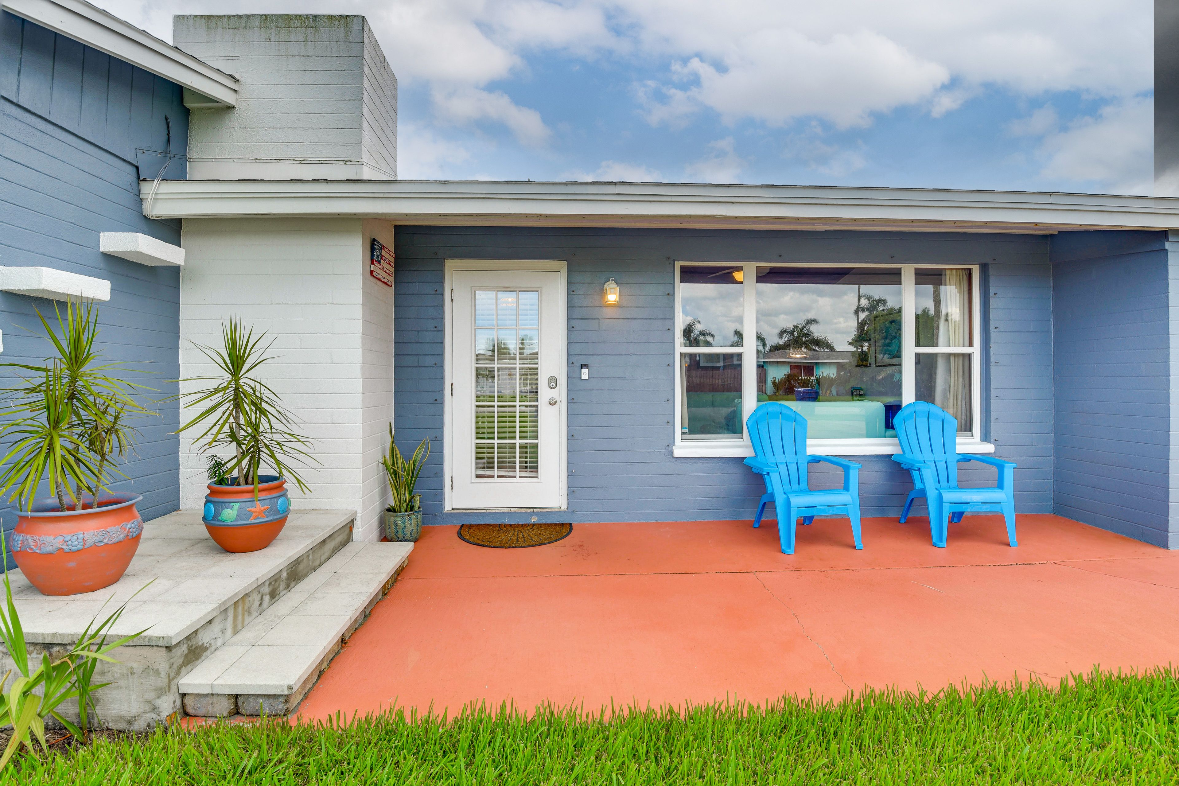 Front Porch | Unit Entrance