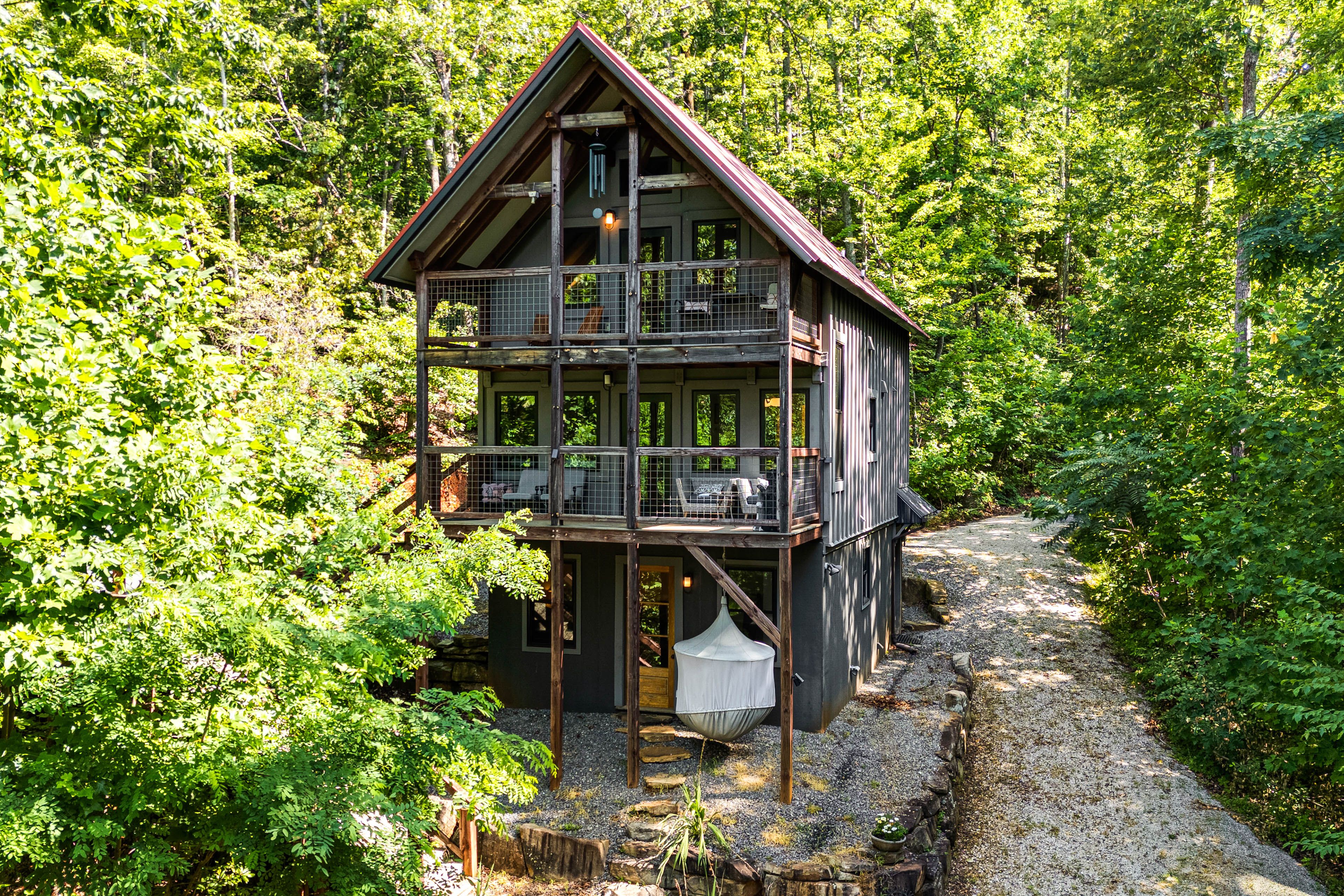 Old Fort Vacation Rental | 3BR | 3BA | 1,872 Sq Ft | Stairs Required