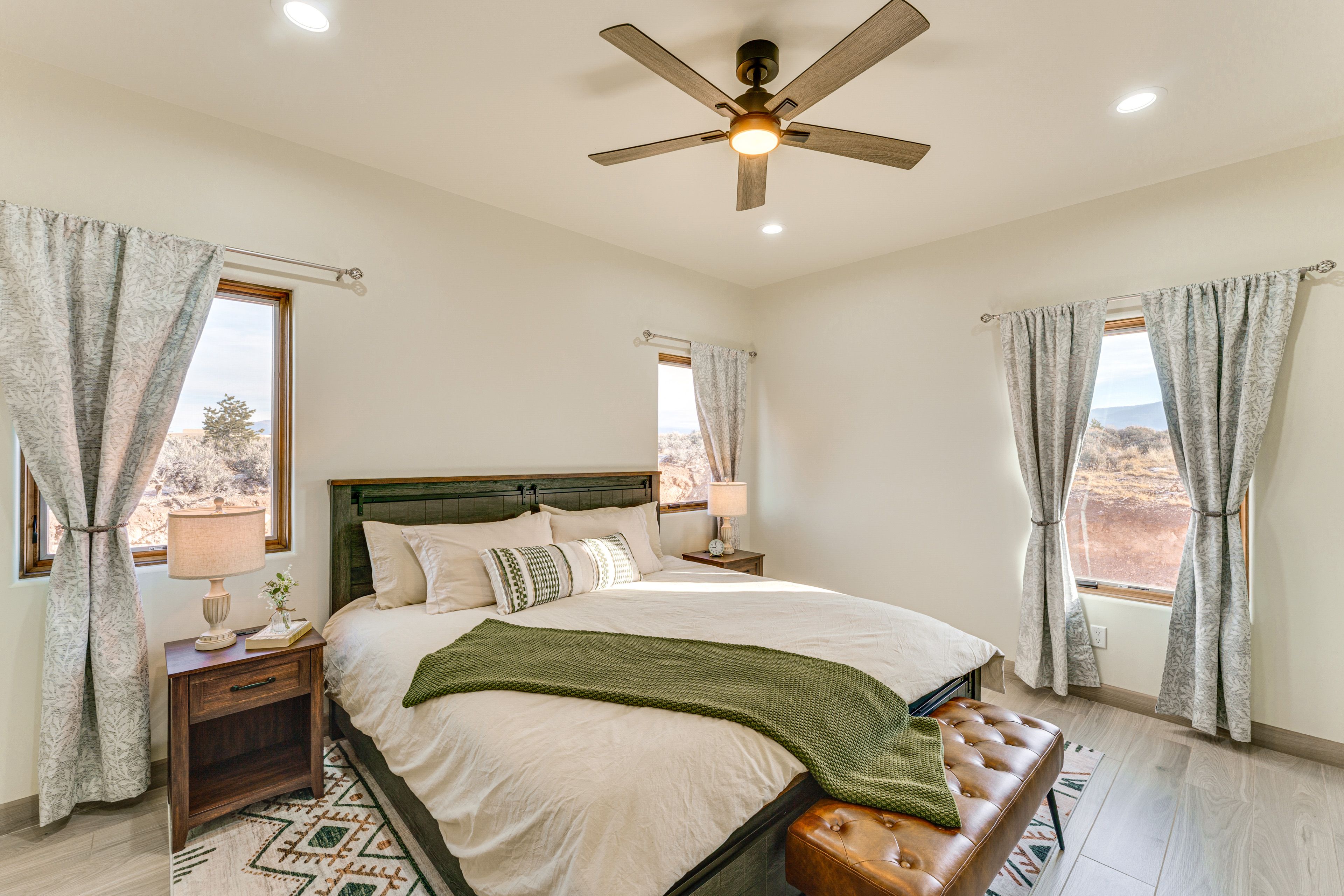 Bedroom 1 | King Bed