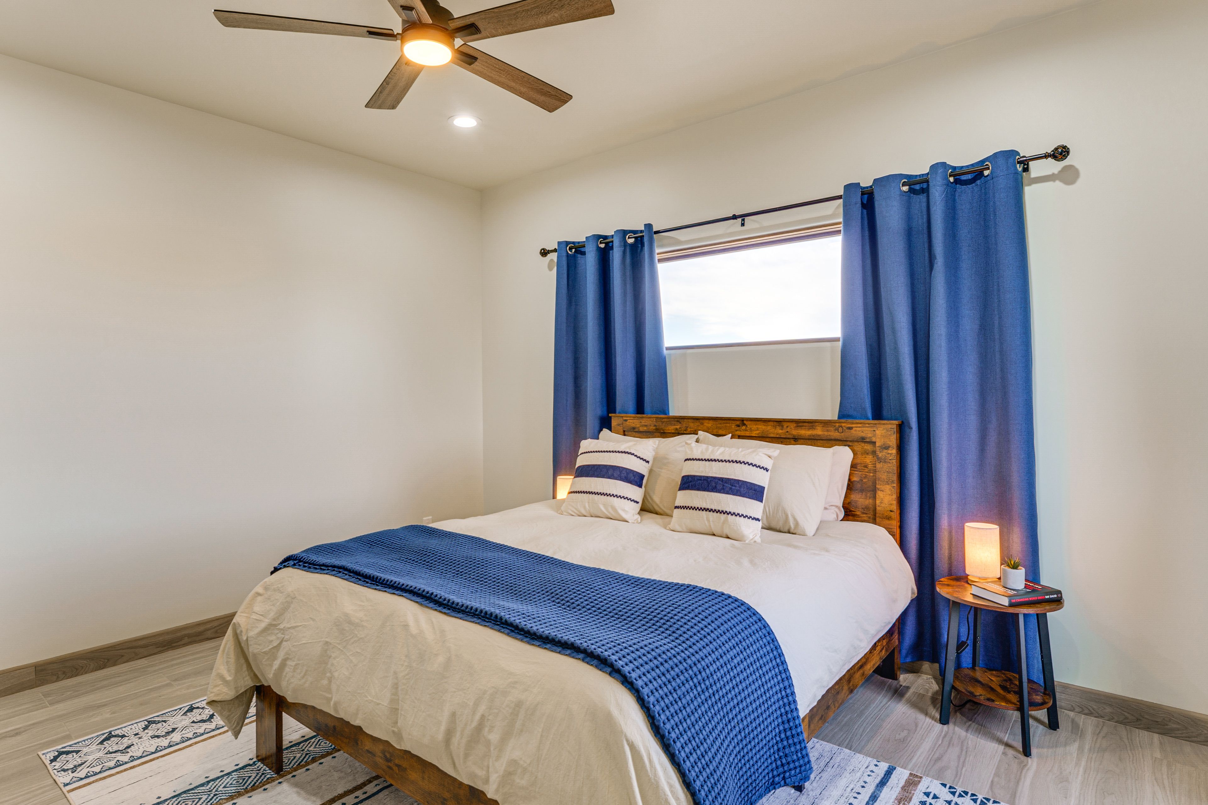 Bedroom 2 | Queen Bed