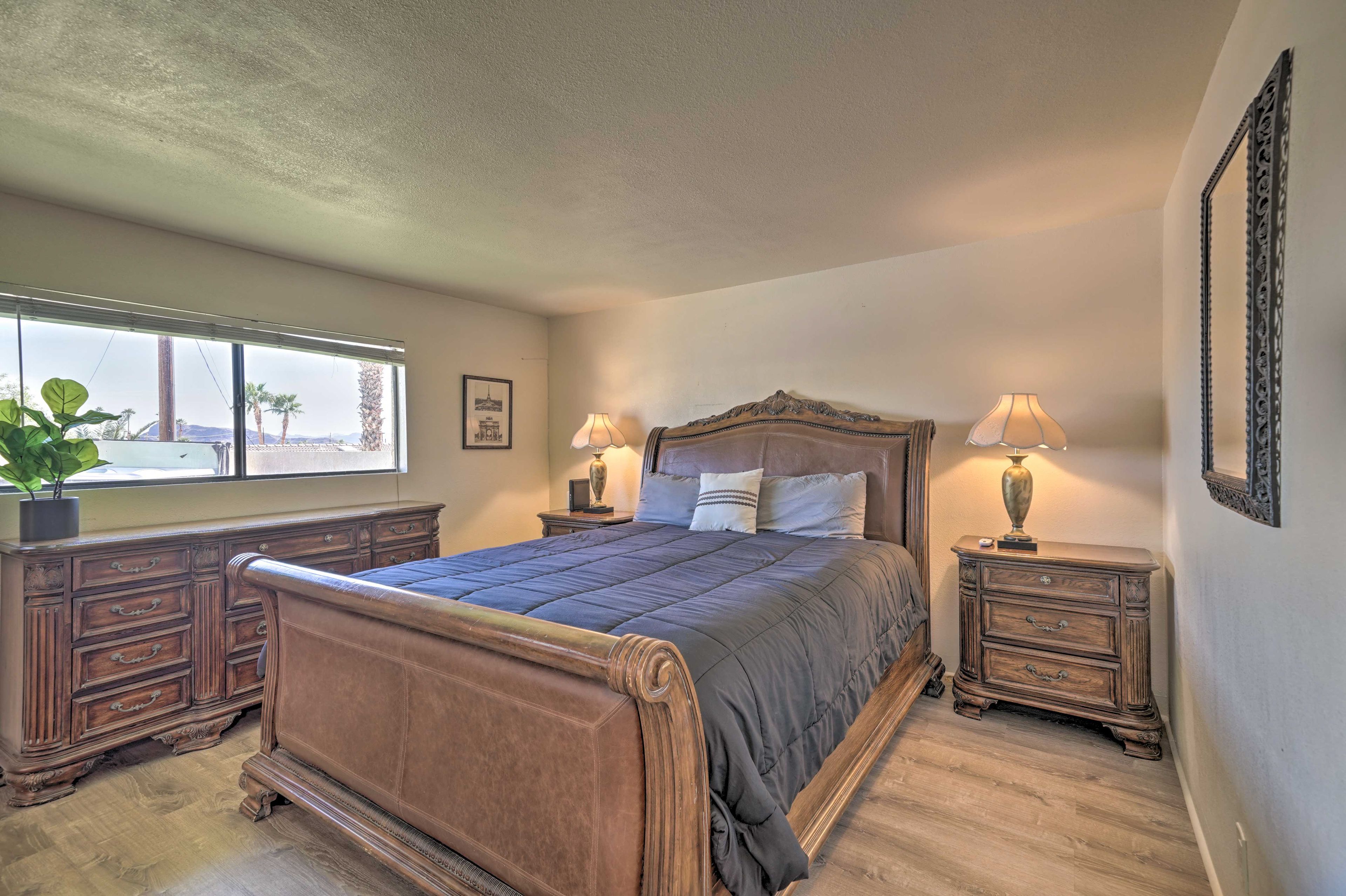 Bedroom 1 | King Bed | Backyard View | Smart TV