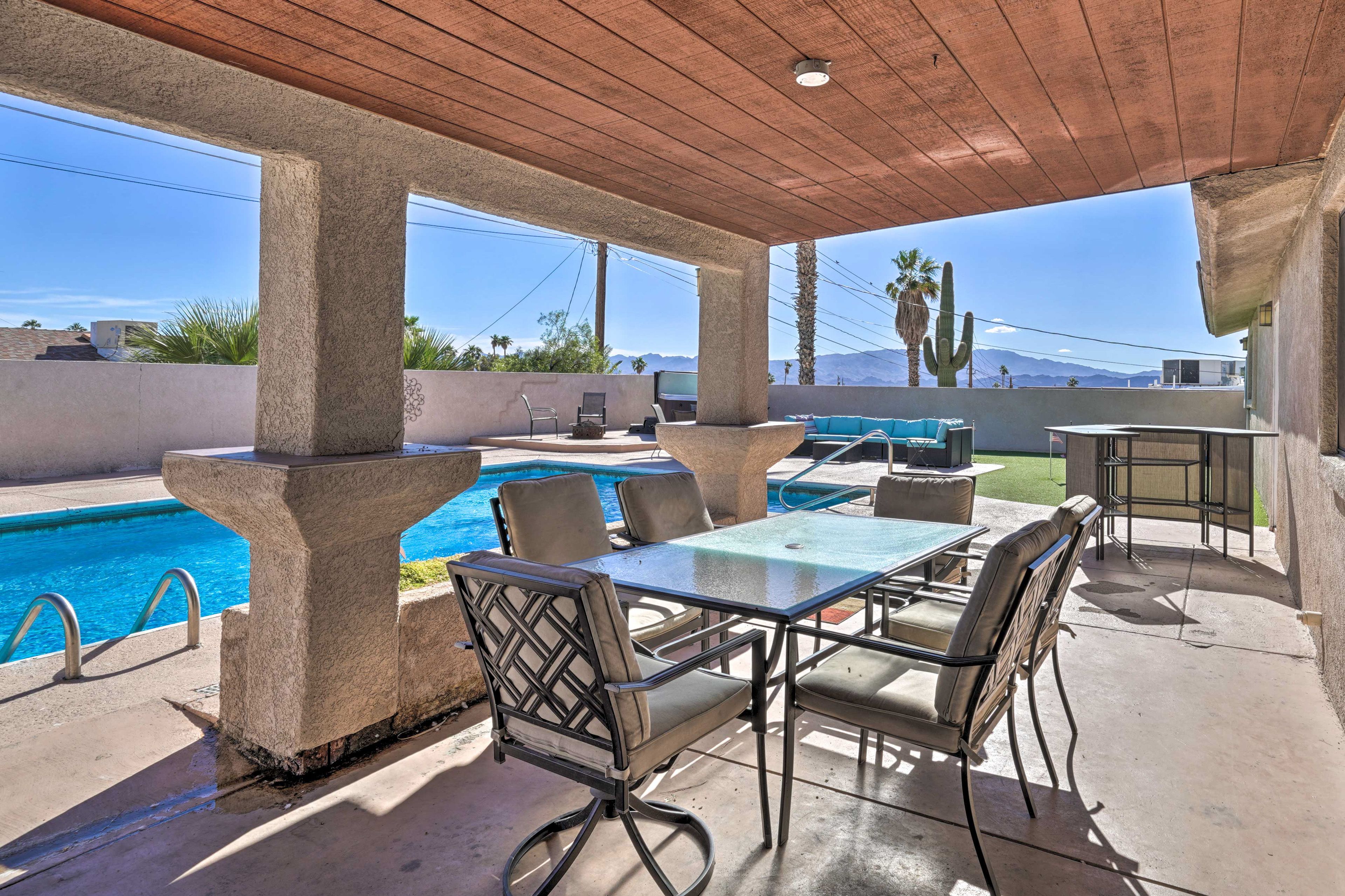 Covered Patio | Gas Grill