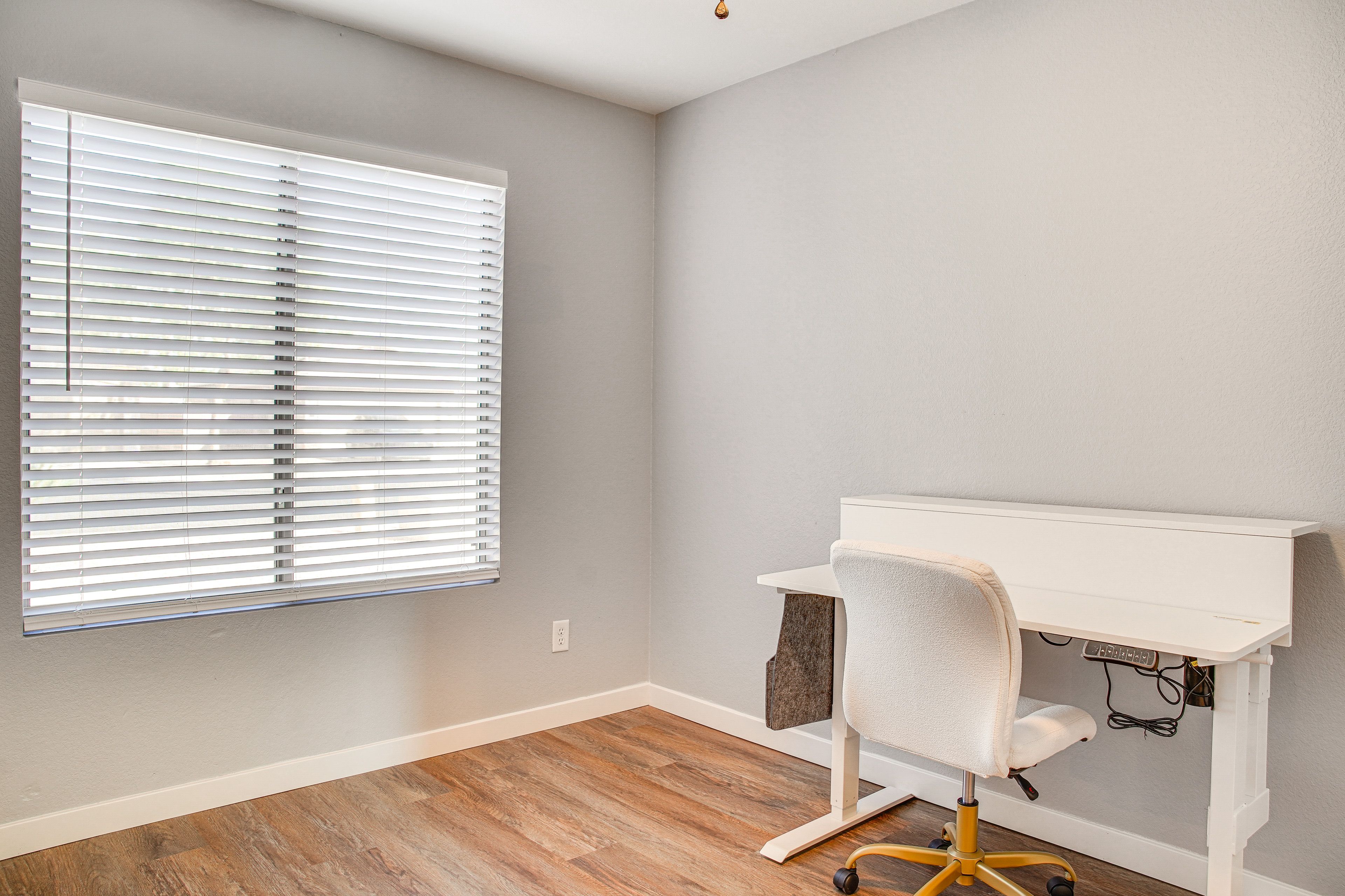 Office | Dedicated Workspace