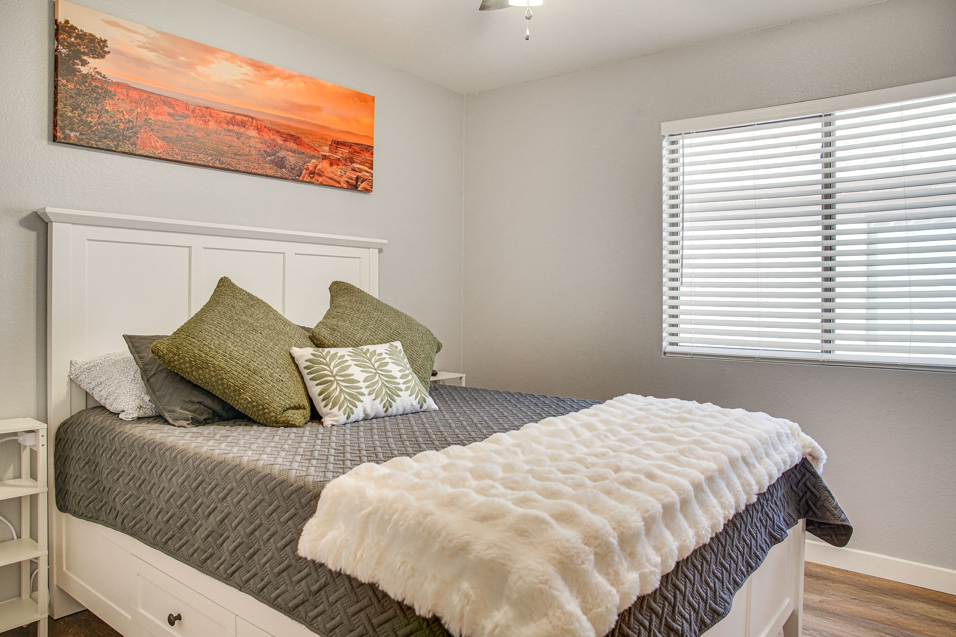 Bedroom 3 | Queen Bed