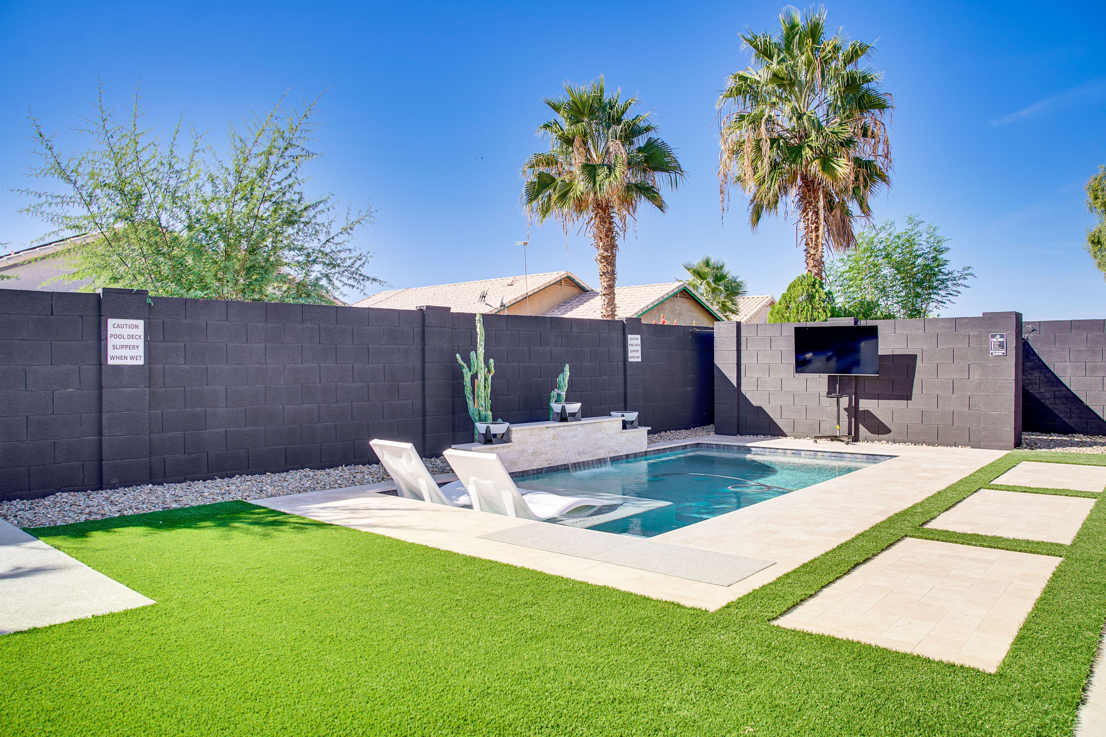 Private Backyard Area | Furnished Patio