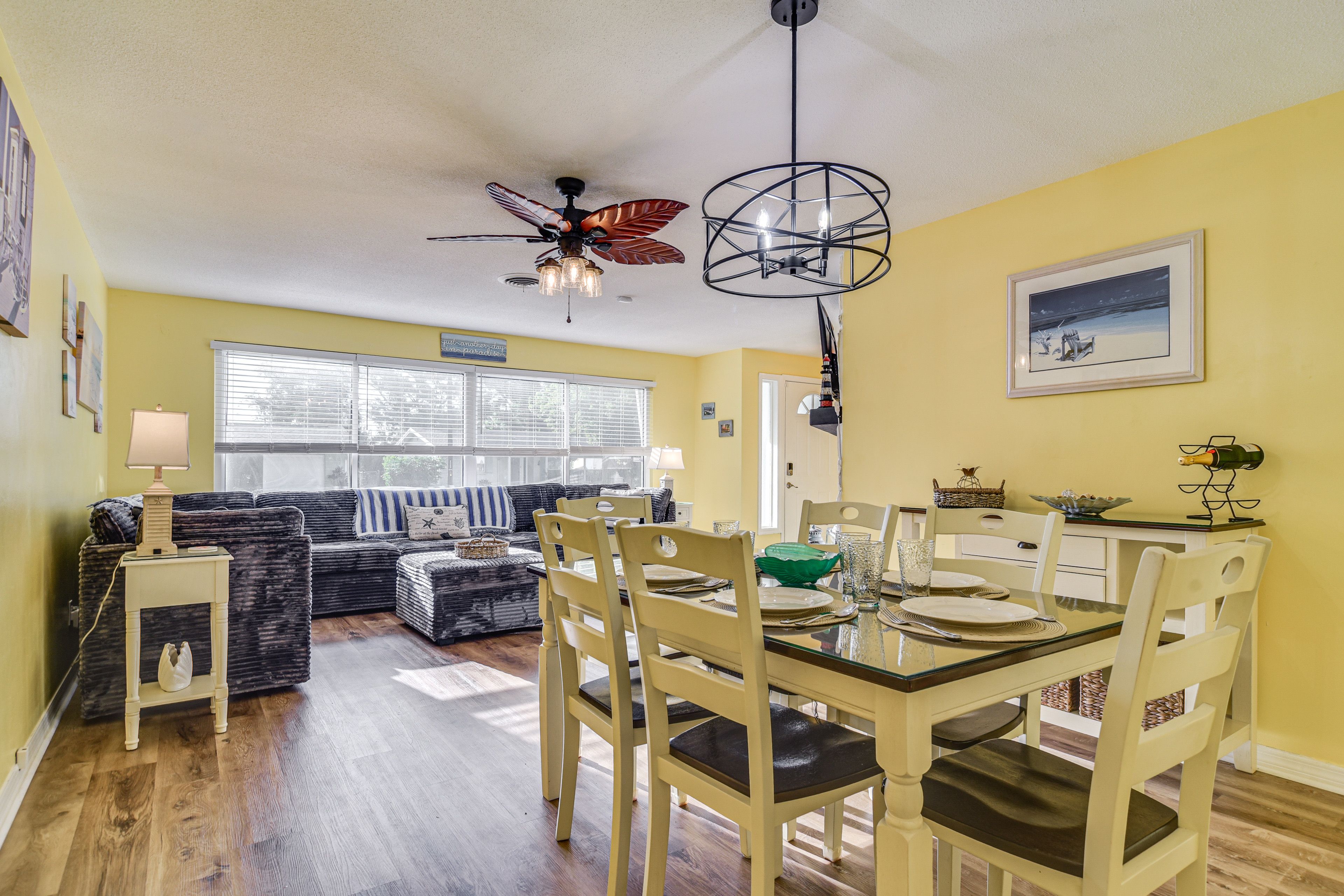 Front Living Room | Dining Area