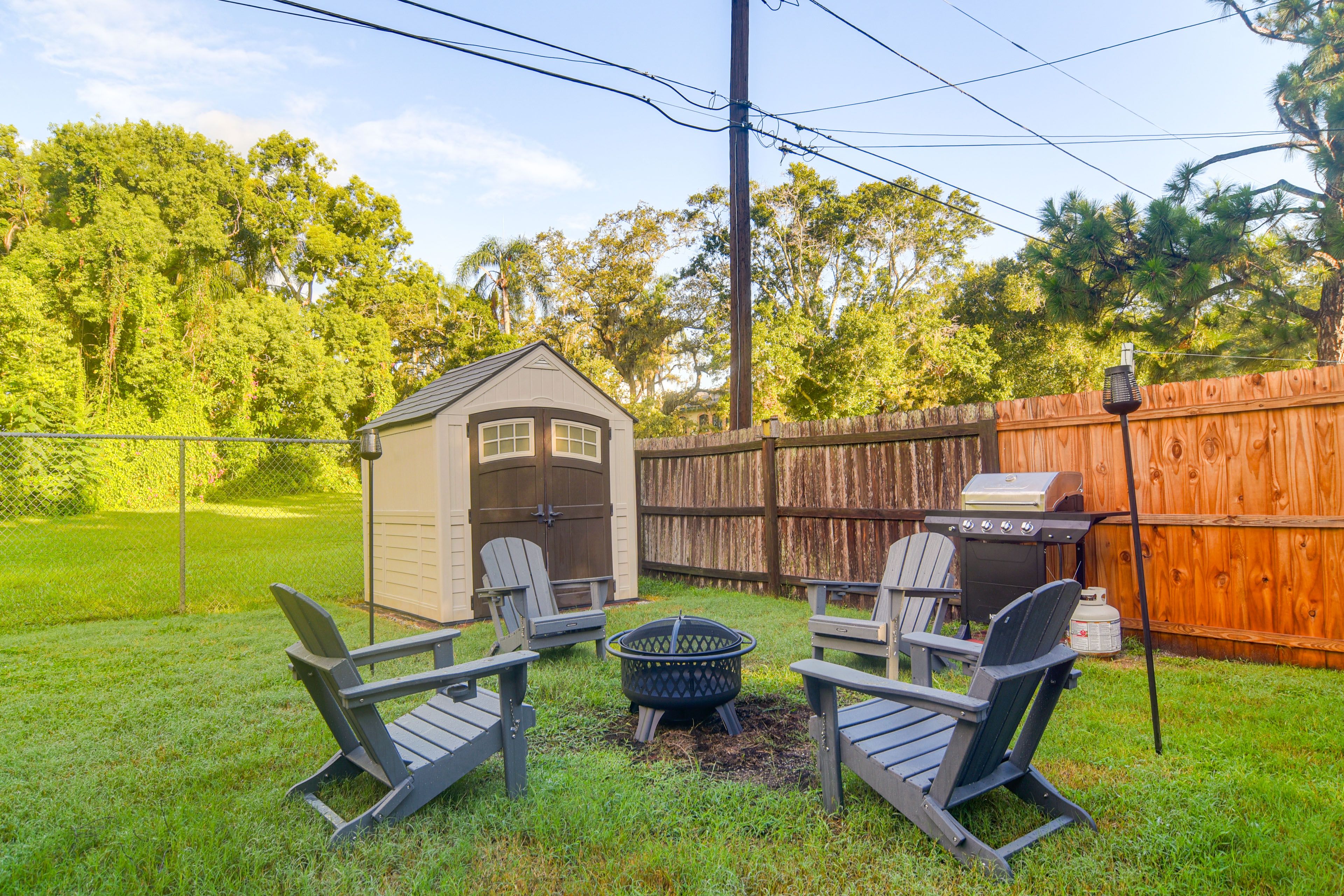Backyard | Fire Pit | Gas Grill
