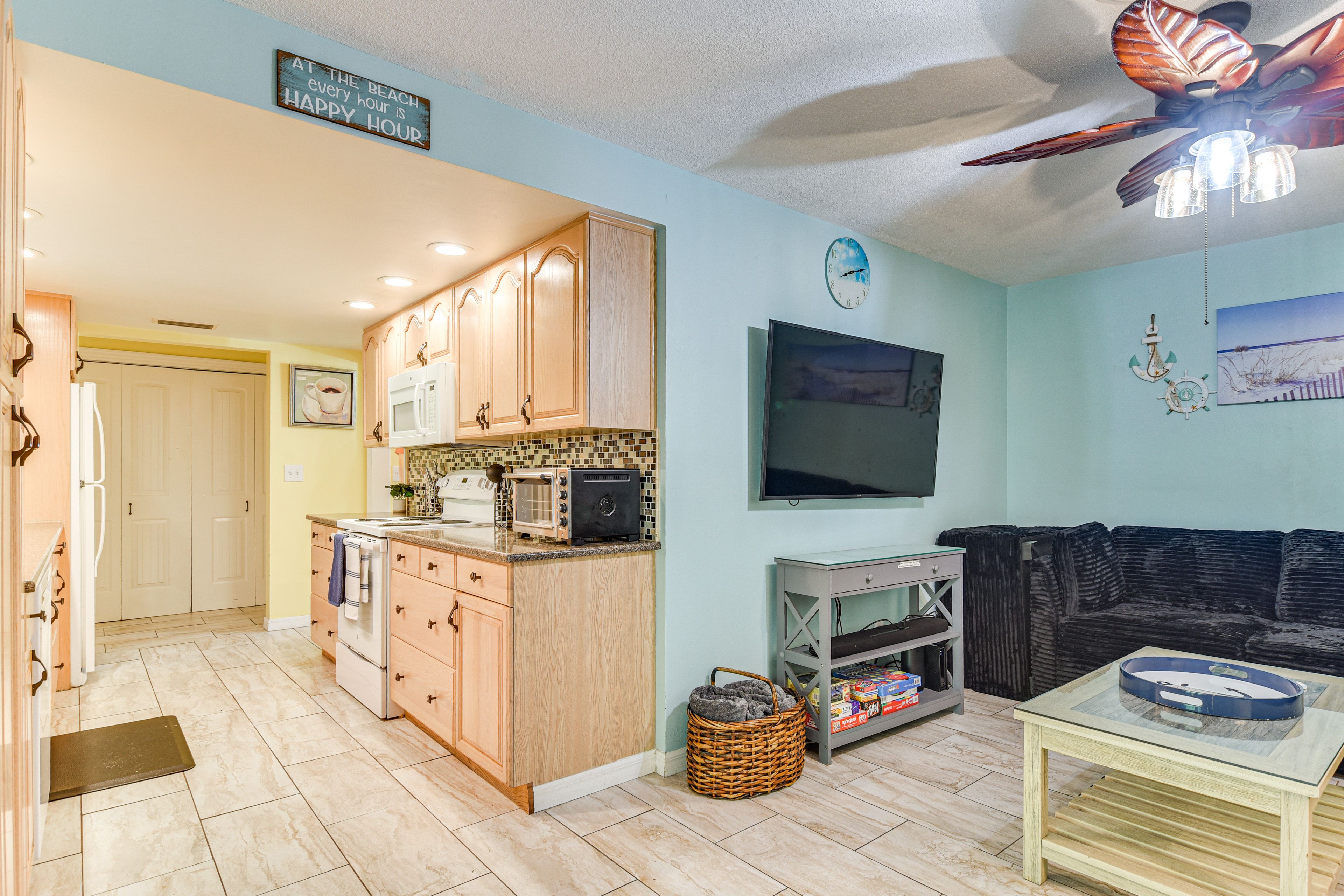 Back Living Room | Full Kitchen
