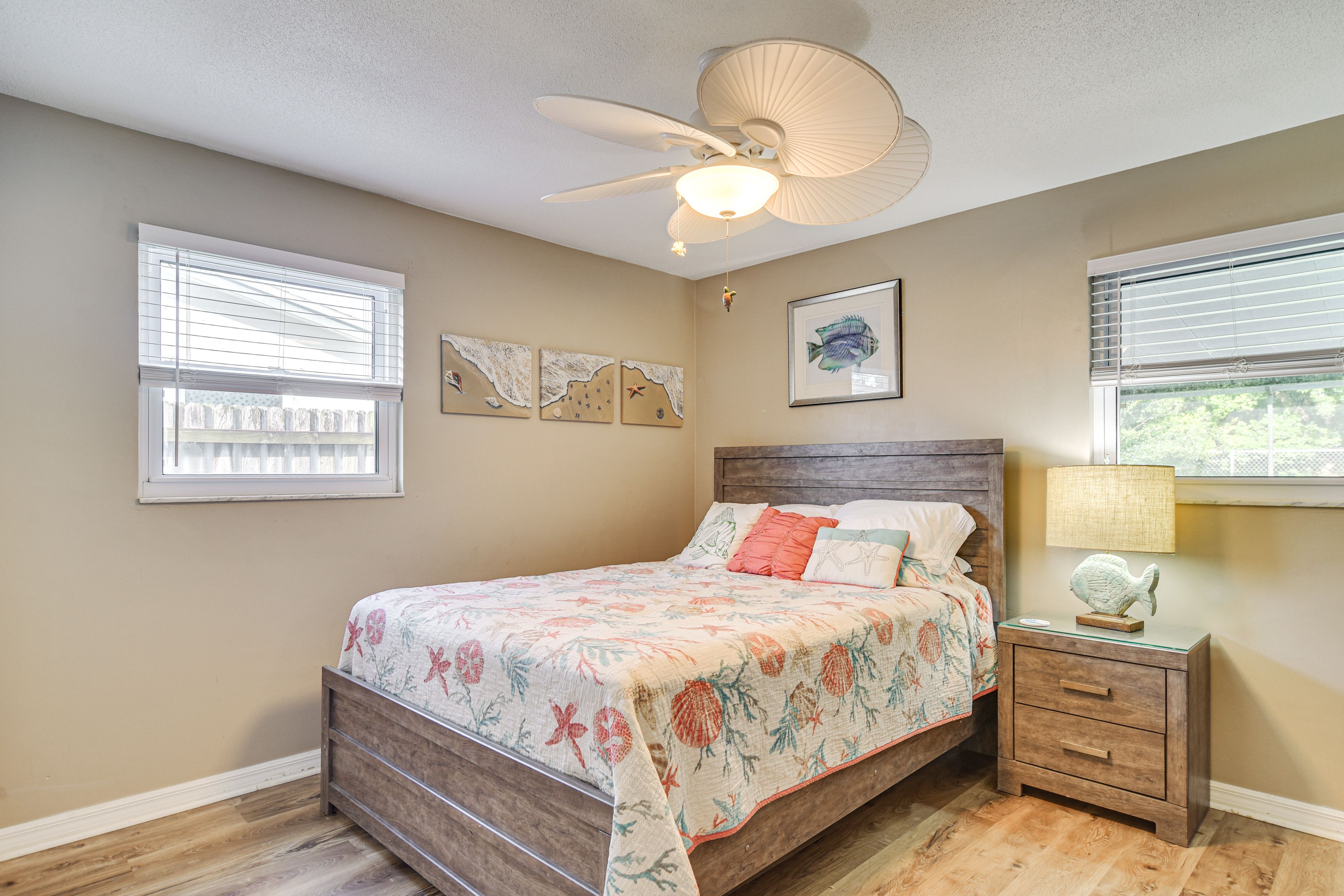 Bedroom 2 | Queen Bed