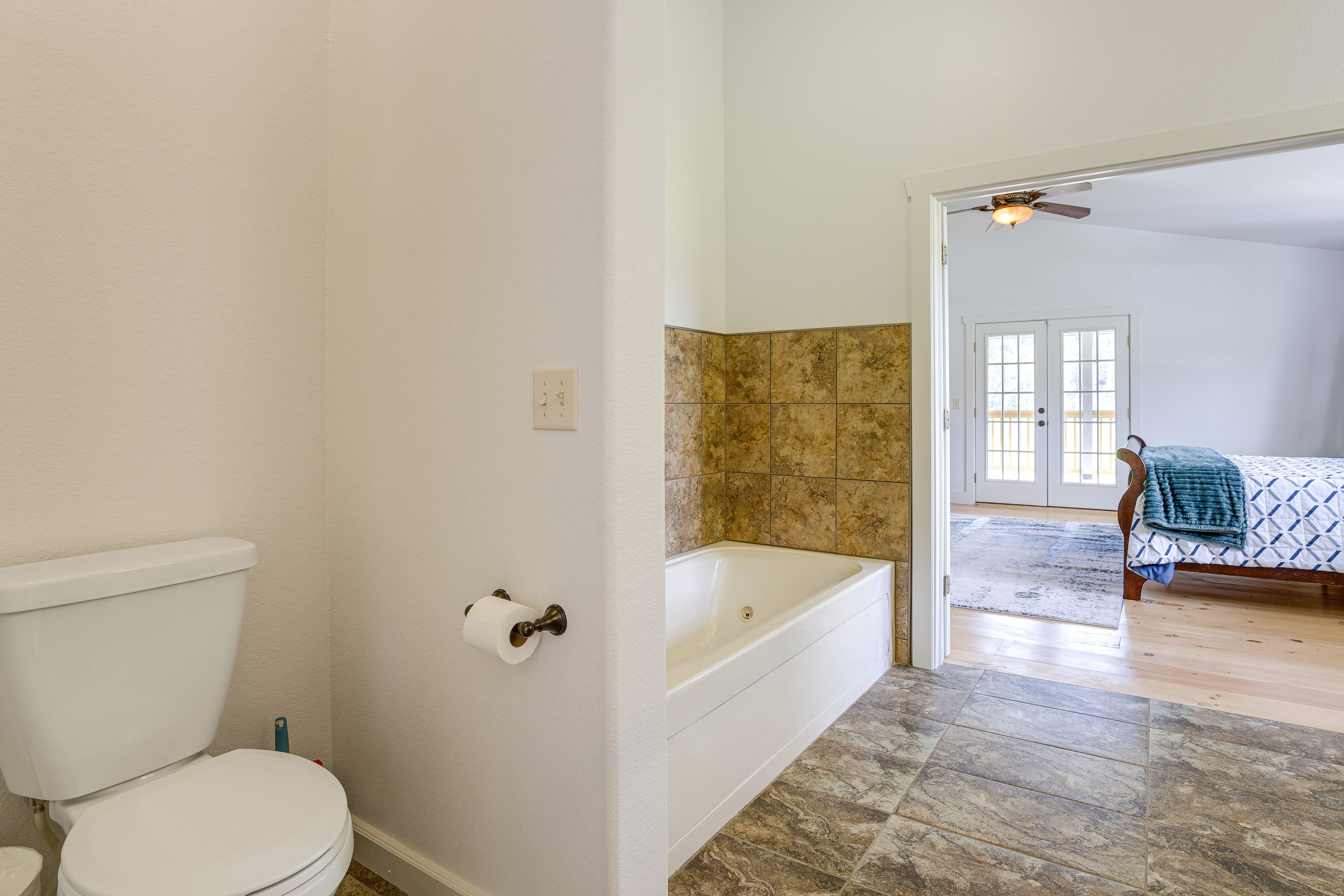 En-Suite Bathroom | 2nd Floor
