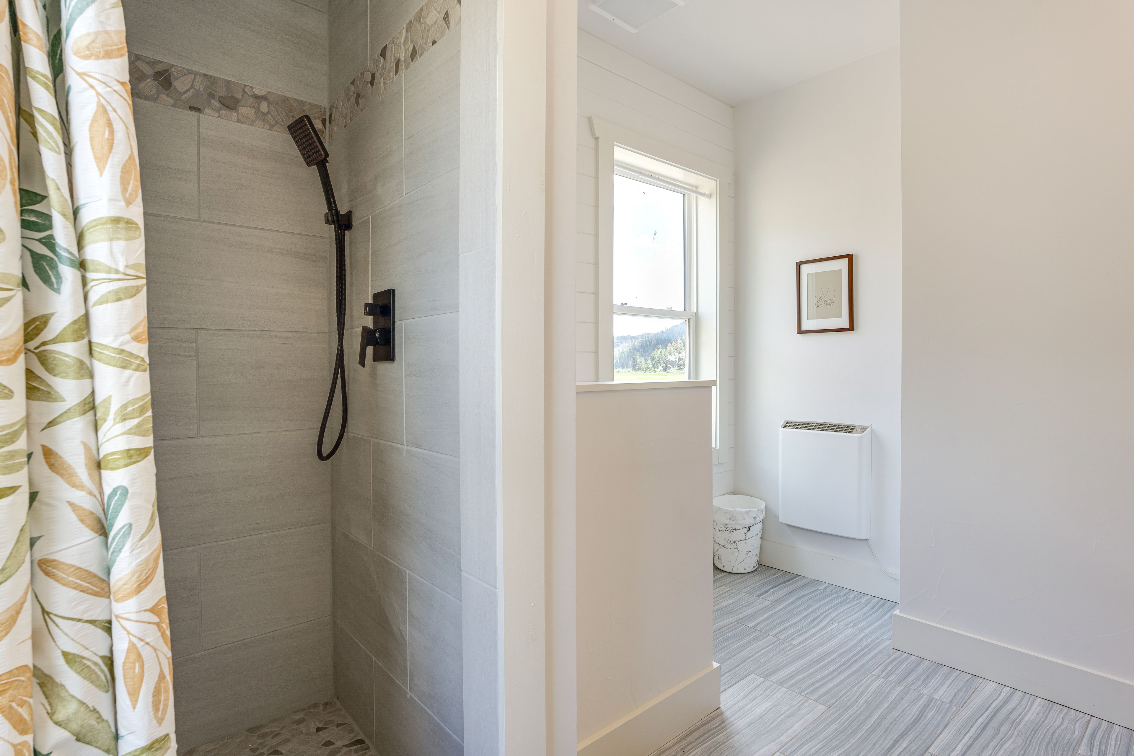 En-Suite Bathroom | 1st Floor