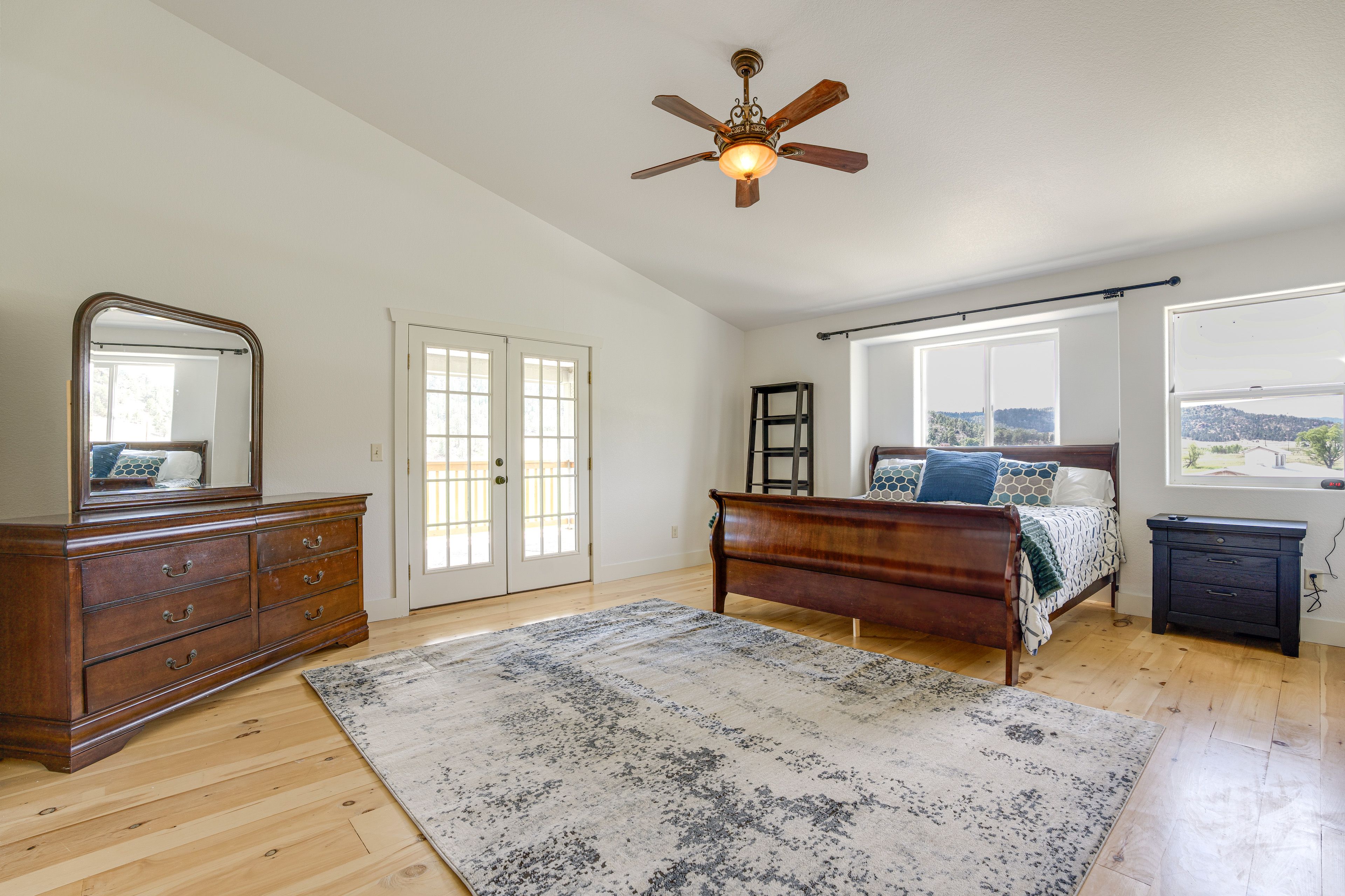 Bedroom Suite 2 | King Bed | 2nd Floor
