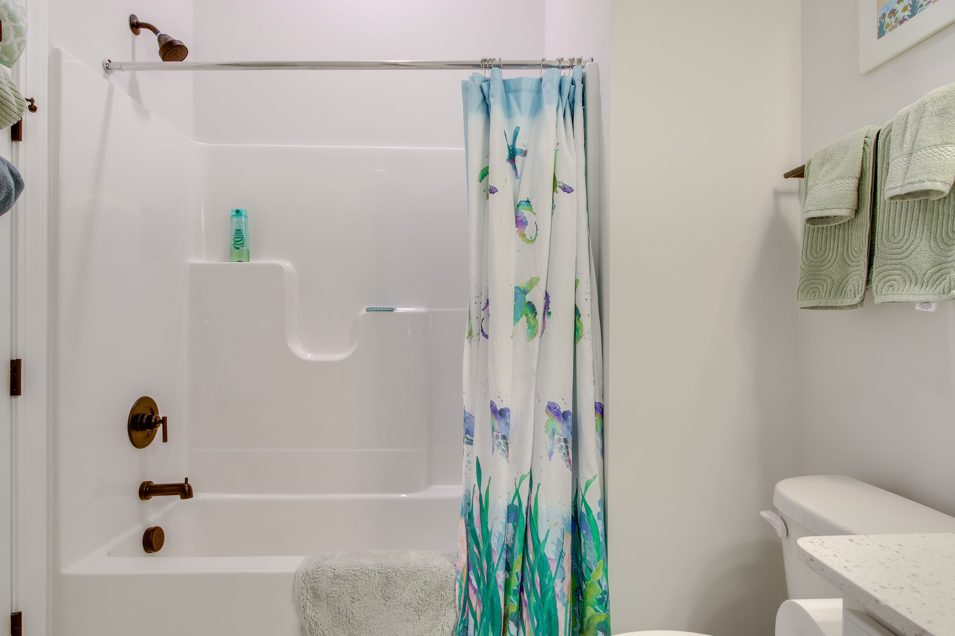 En-Suite Bathroom | 1st Floor | Towels Provided | Complimentary Toiletries