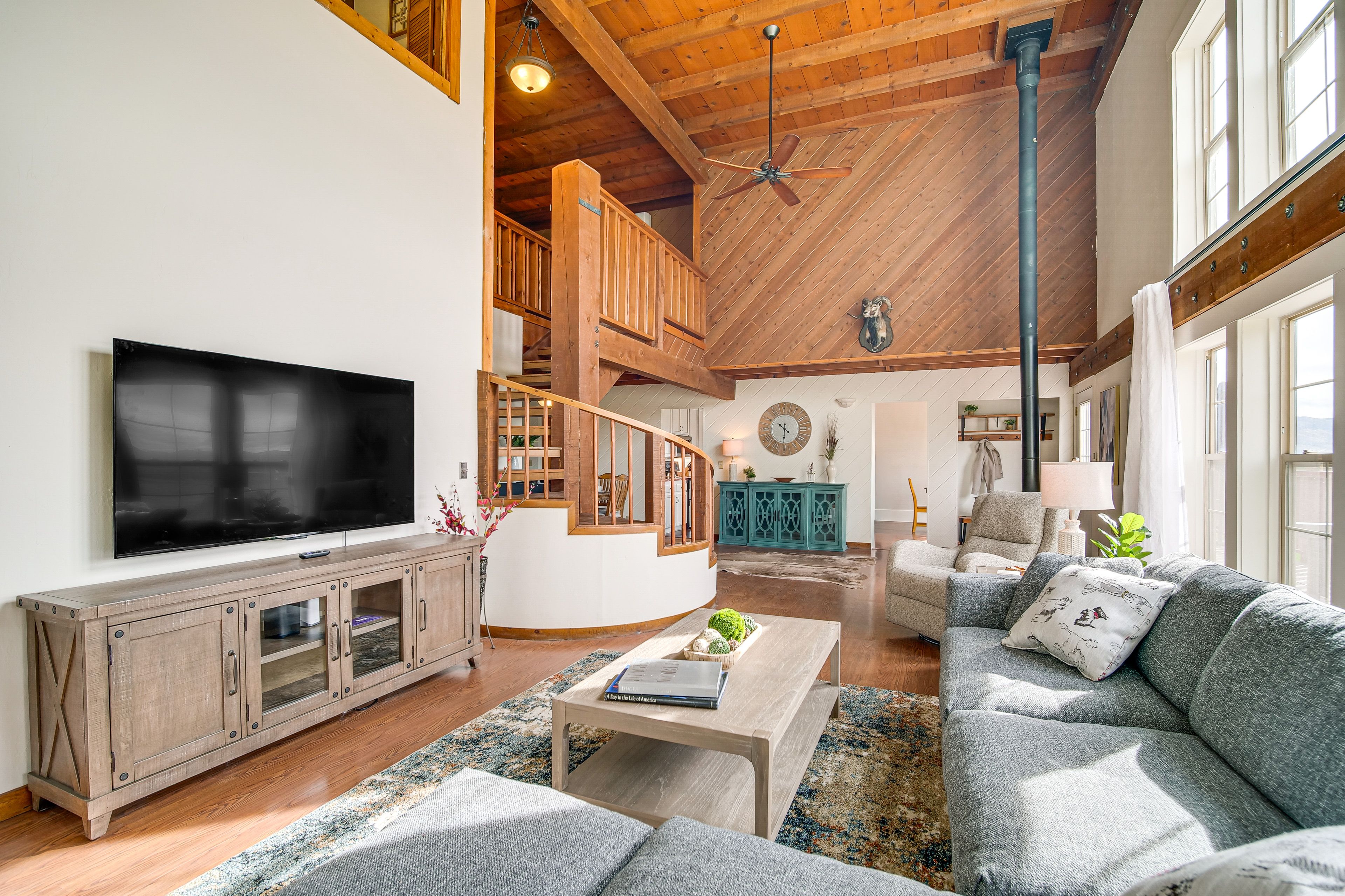 Lakeview Vacation Rental | 3BR | 2BA | Stairs Required | 1,500 Sq Ft