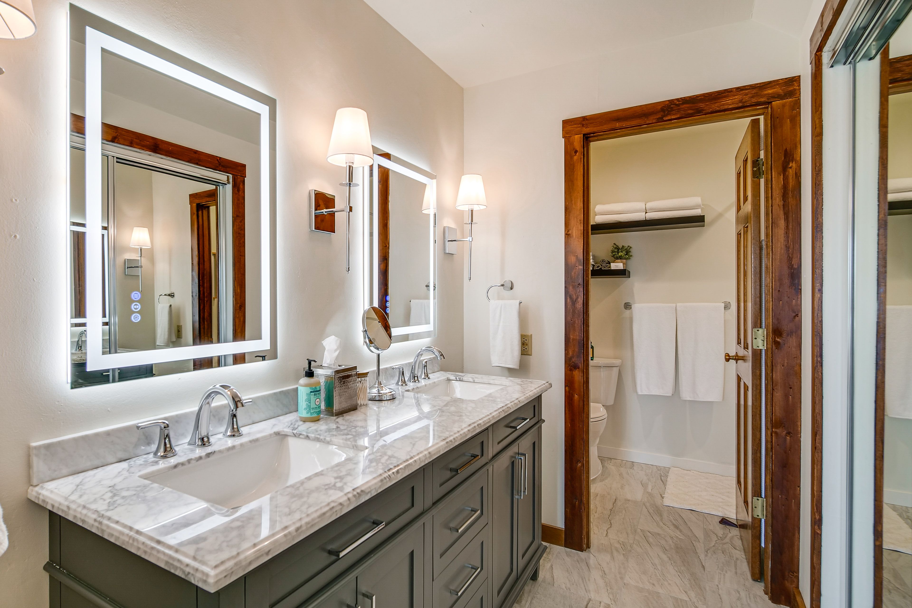 En-Suite Bathroom | 2nd Floor