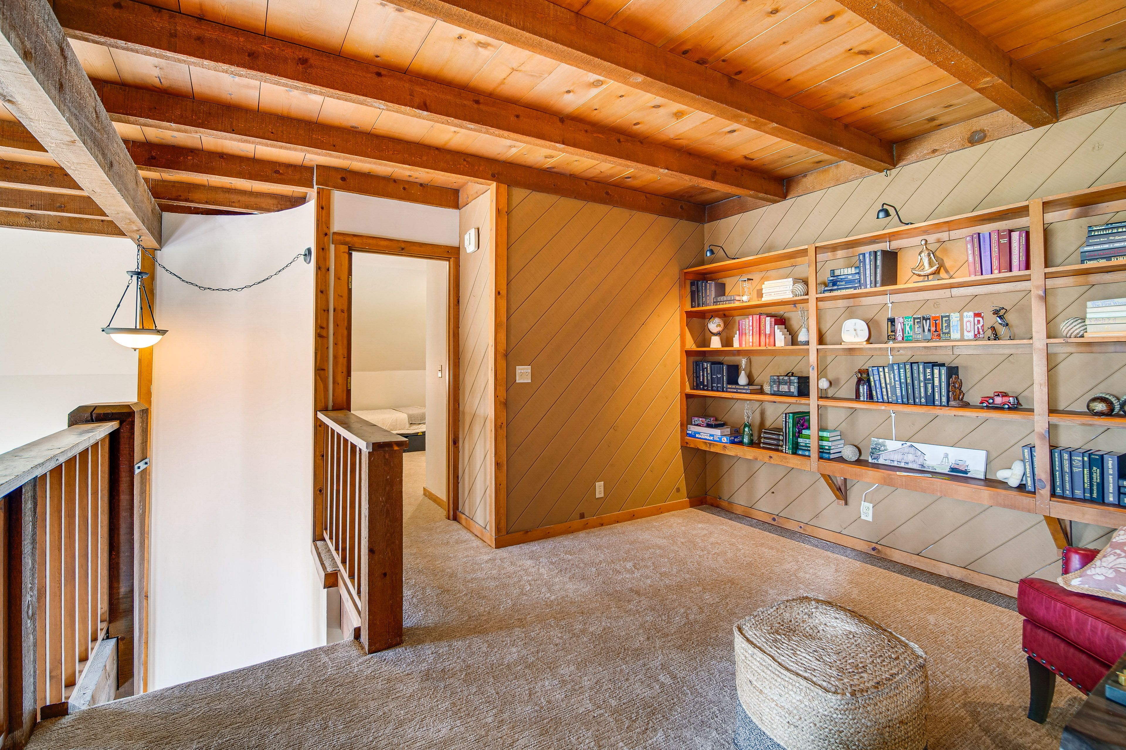 Sitting Area | 2nd Floor