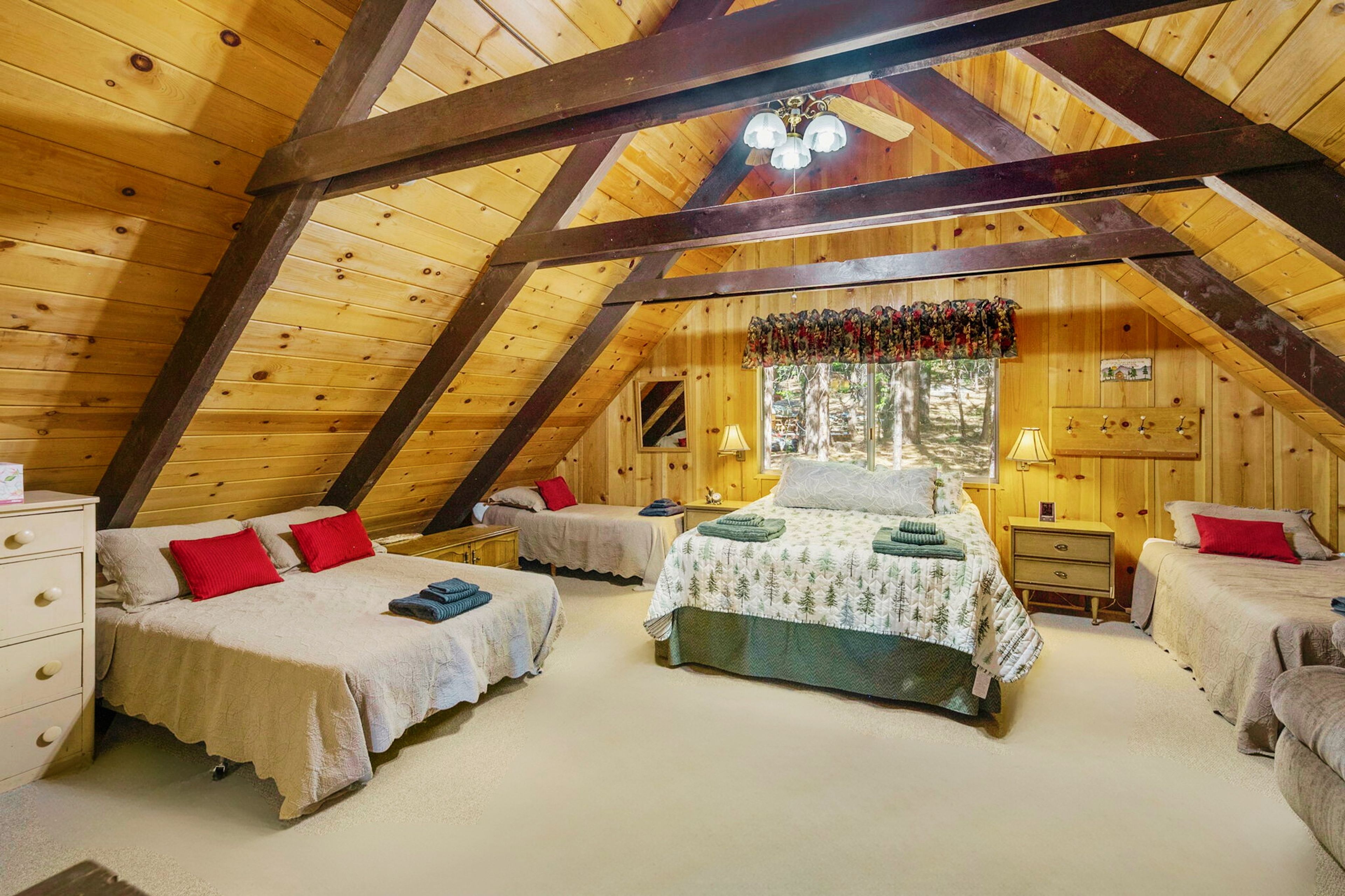 Loft | Queen Bed | Full Bed | 3 Twin Beds | Upper Level