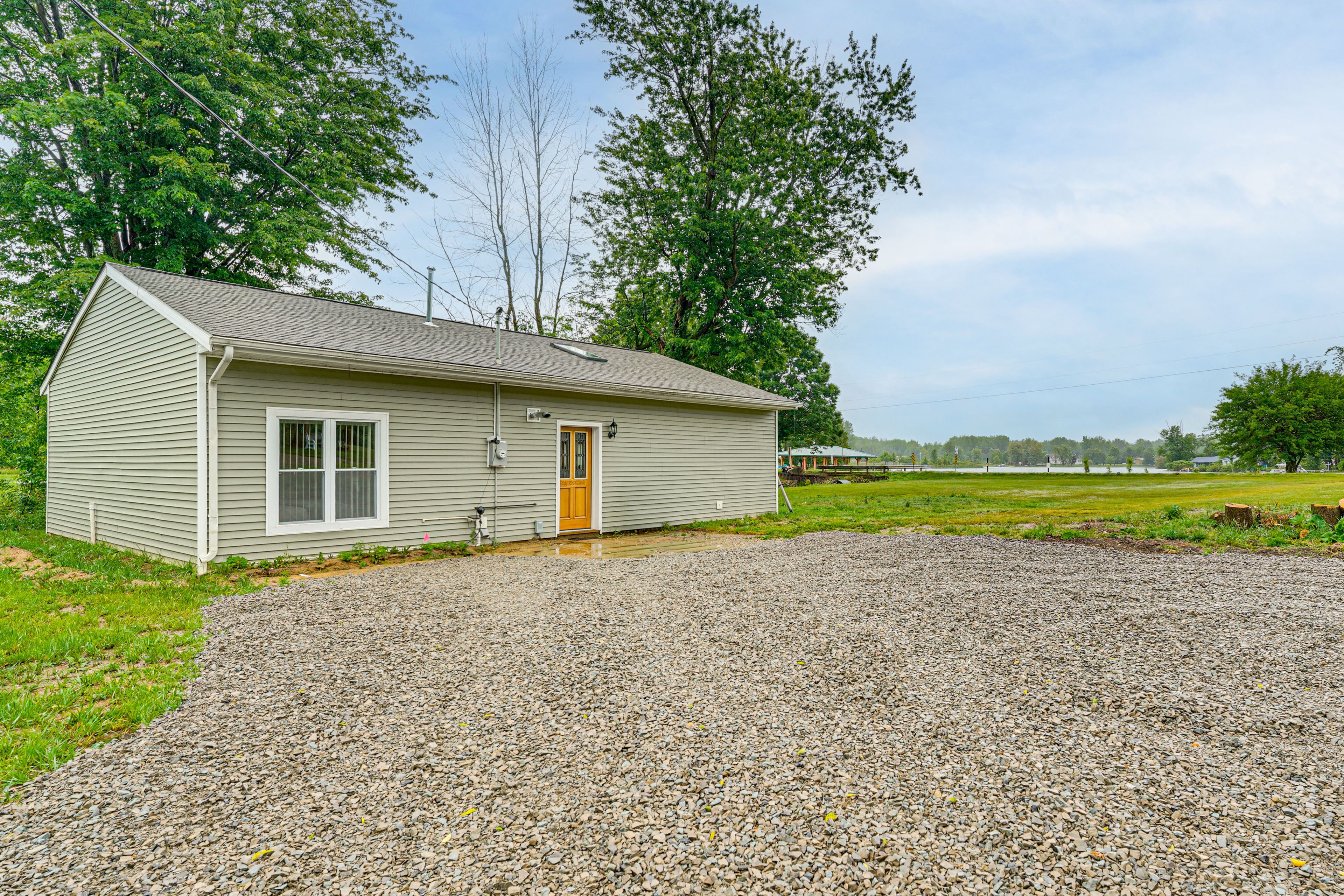Parking | Gravel Driveway (1 Vehicle)