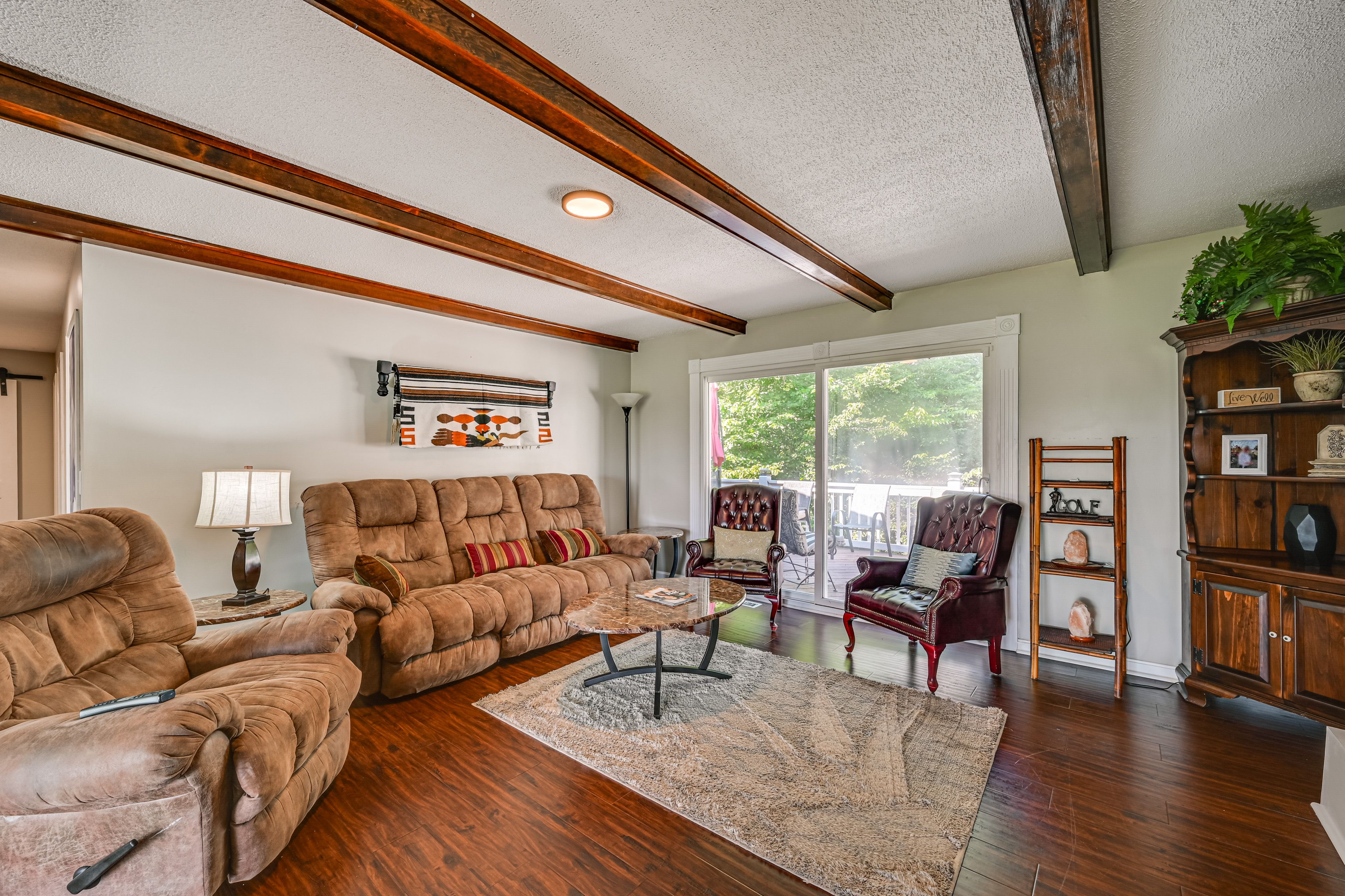 Living Room | Central A/C | Free WiFi | 1st Floor