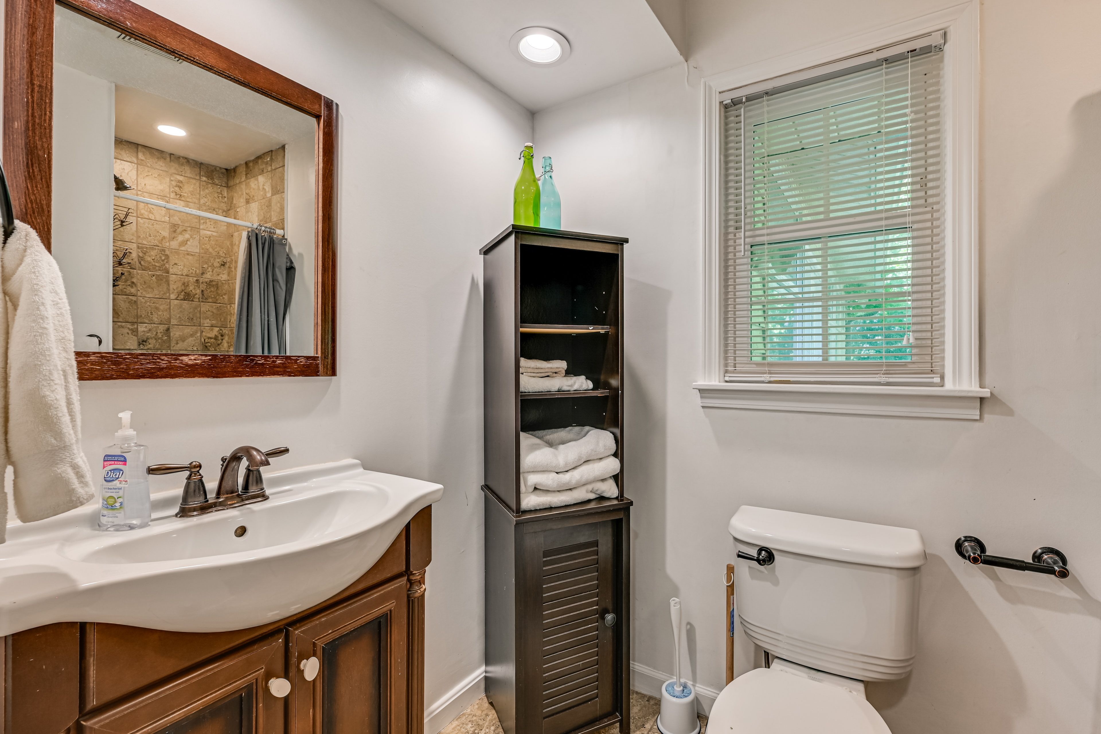 Bathroom | 1st Floor