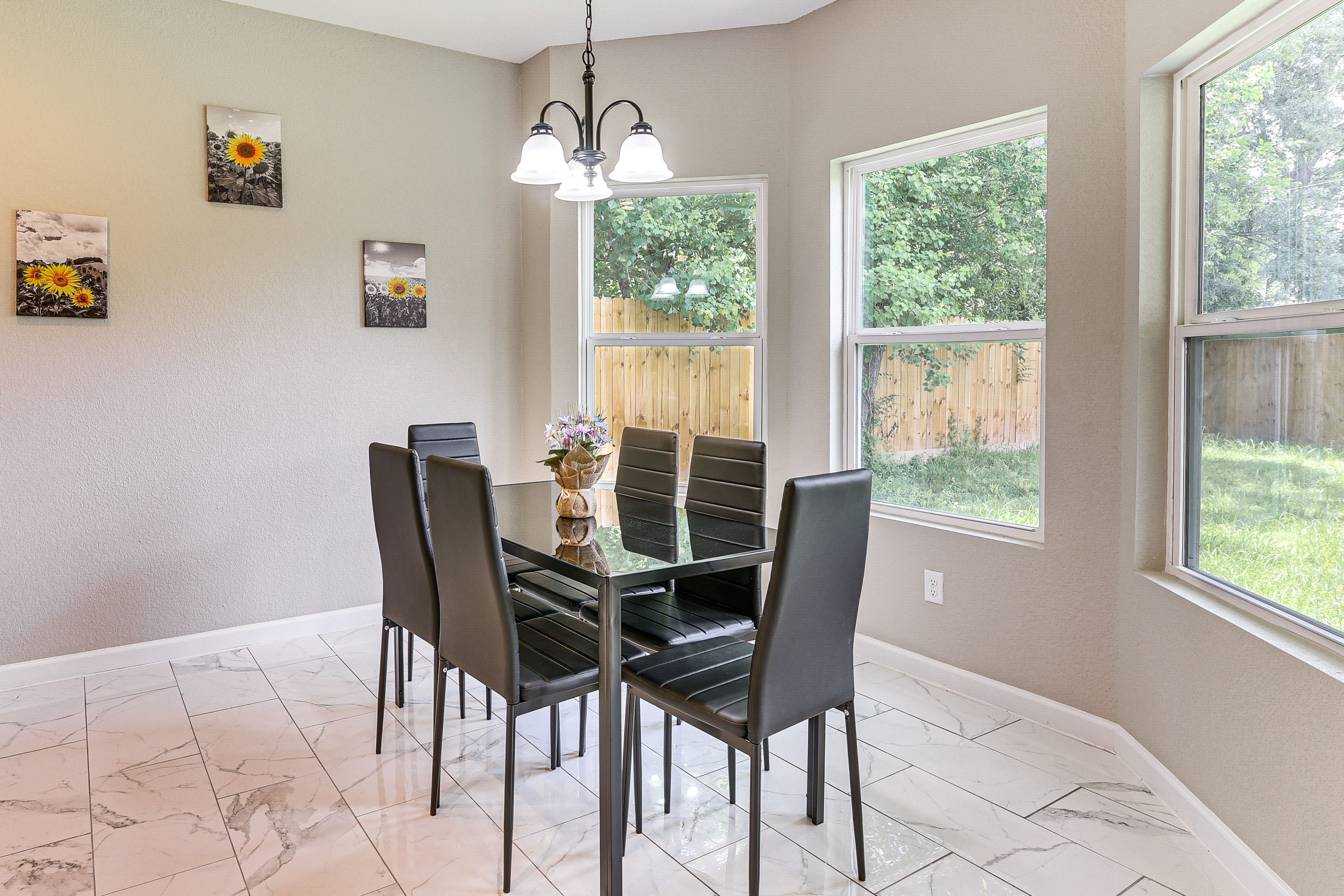 Dining Area | Dishware/Flatware
