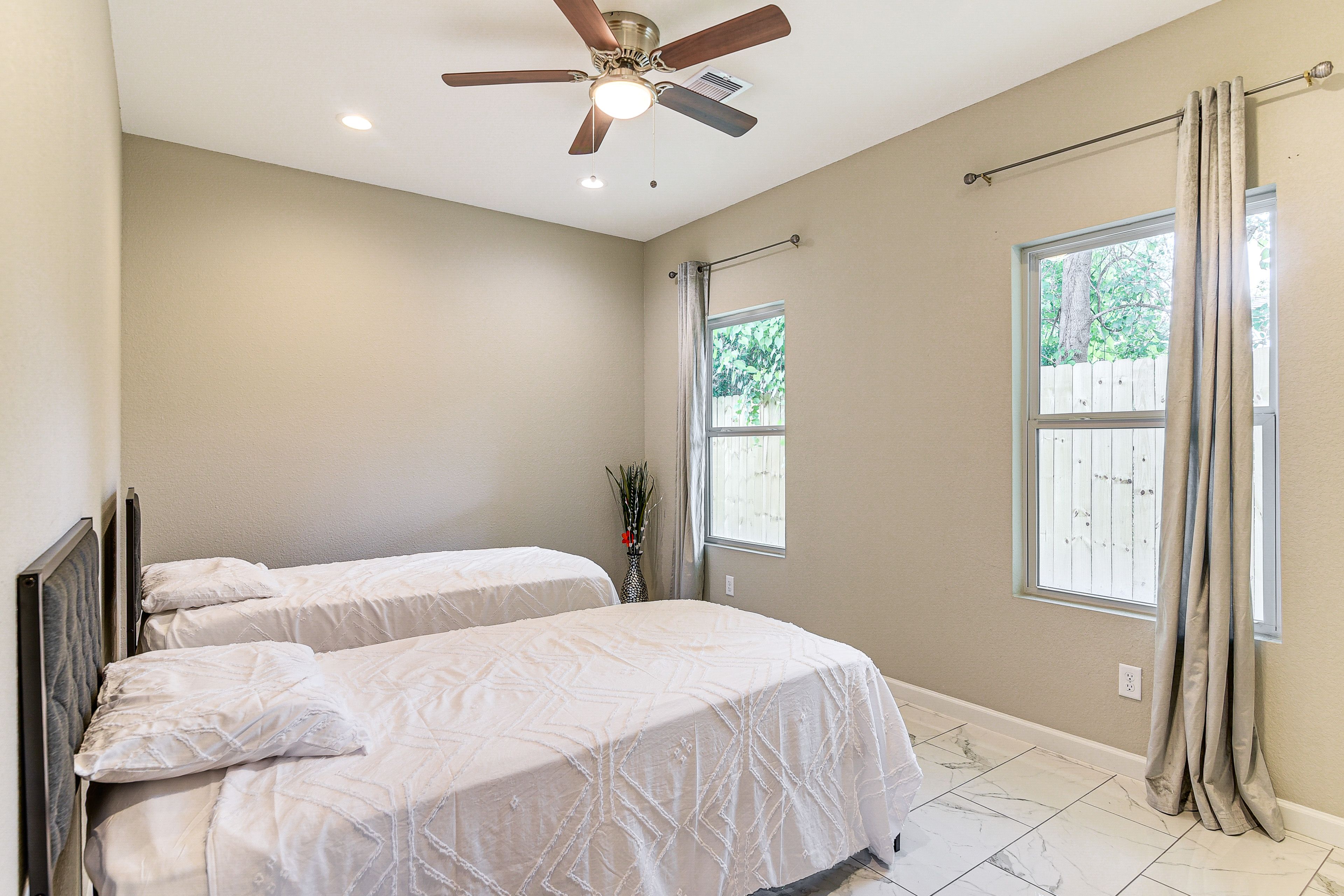 Bedroom 3 | 2 Twin Beds