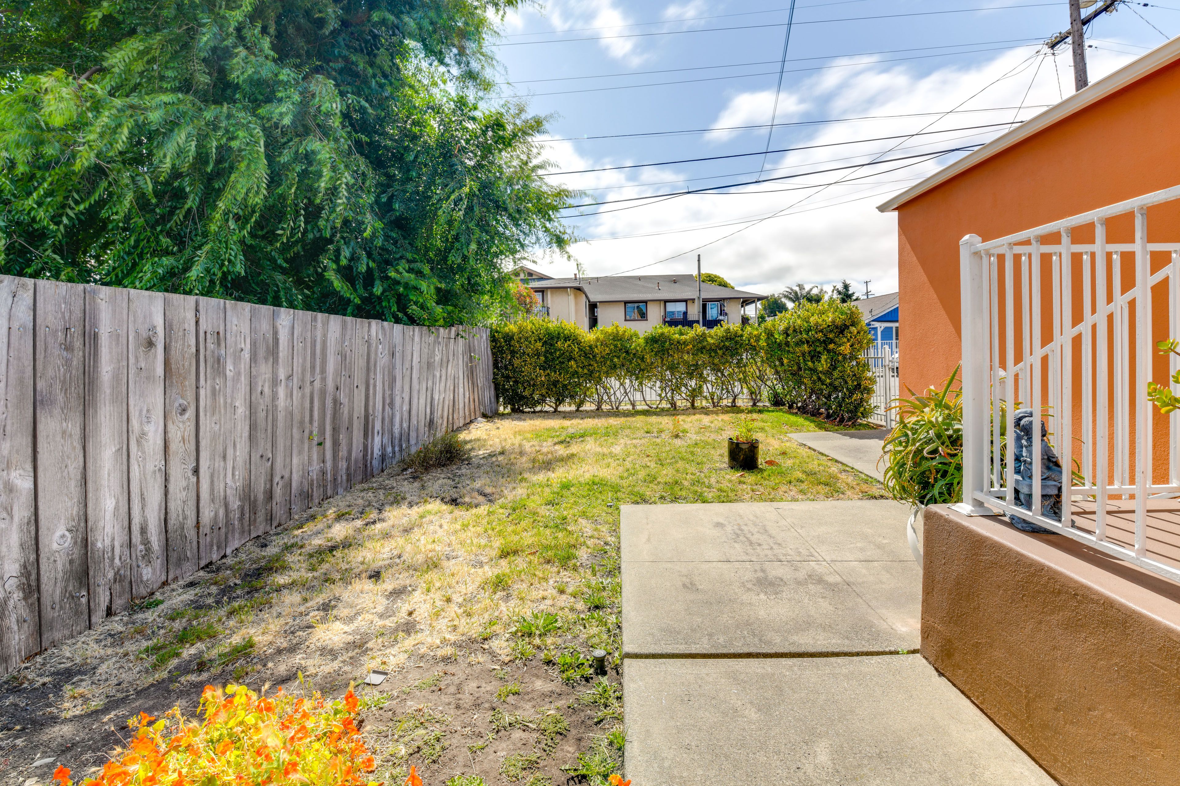 Front Yard (Fully Fenced)