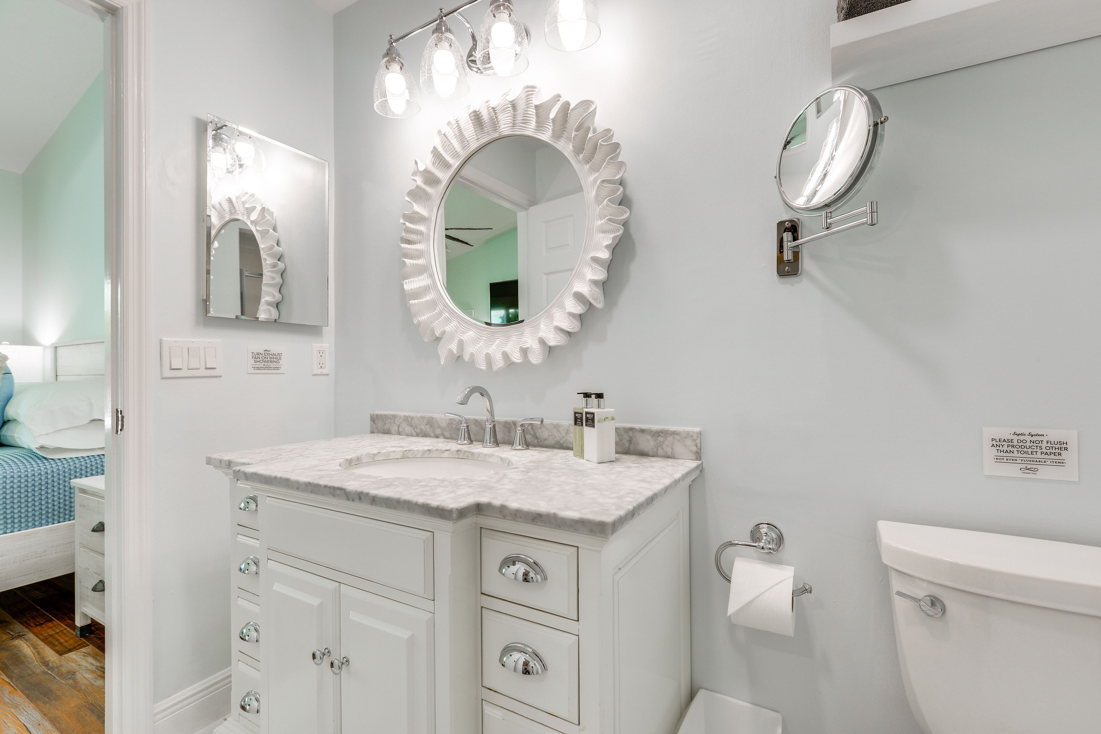 Full Bathroom | Towels Provided