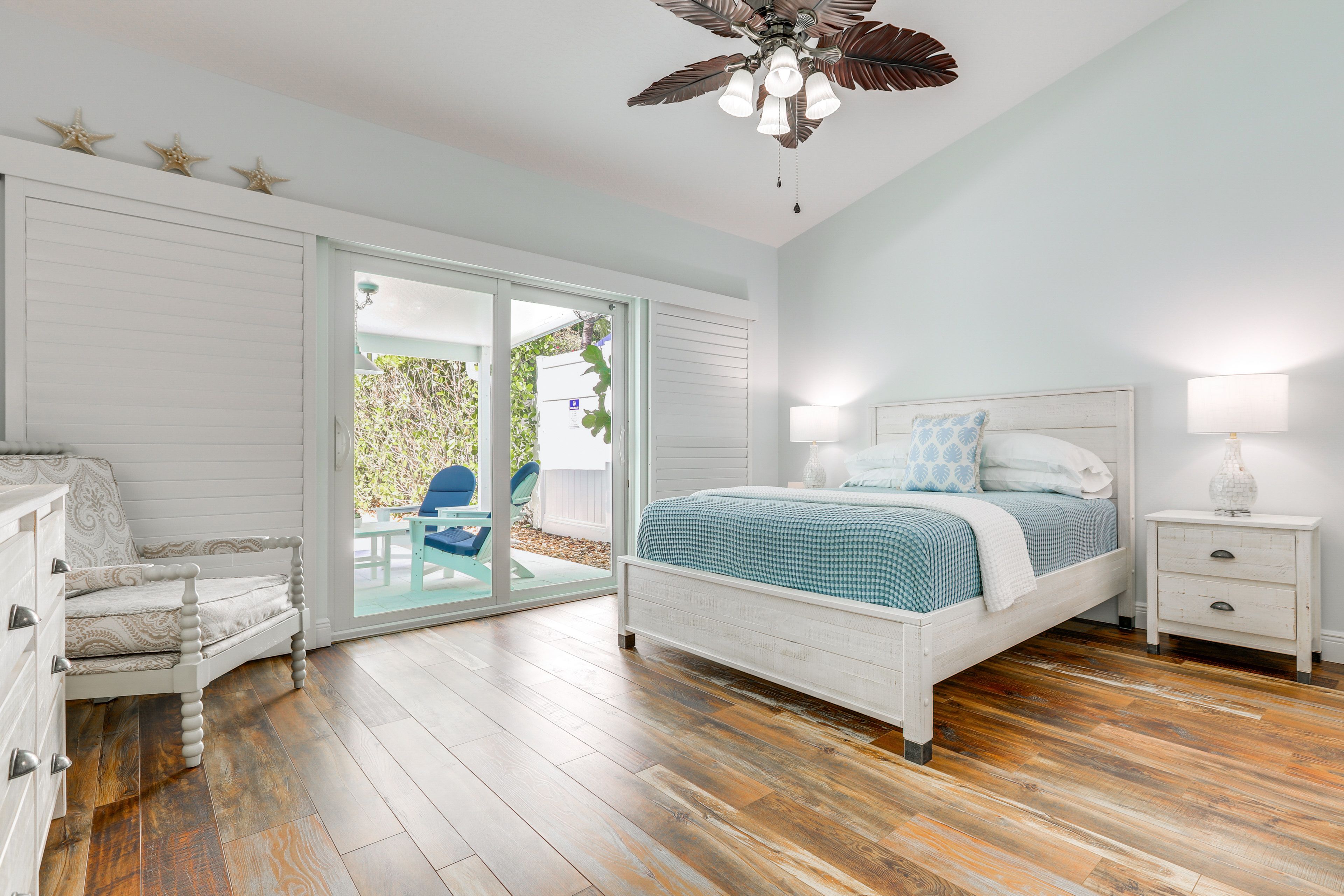 Bedroom 1 | Queen Bed | En-Suite Bathroom