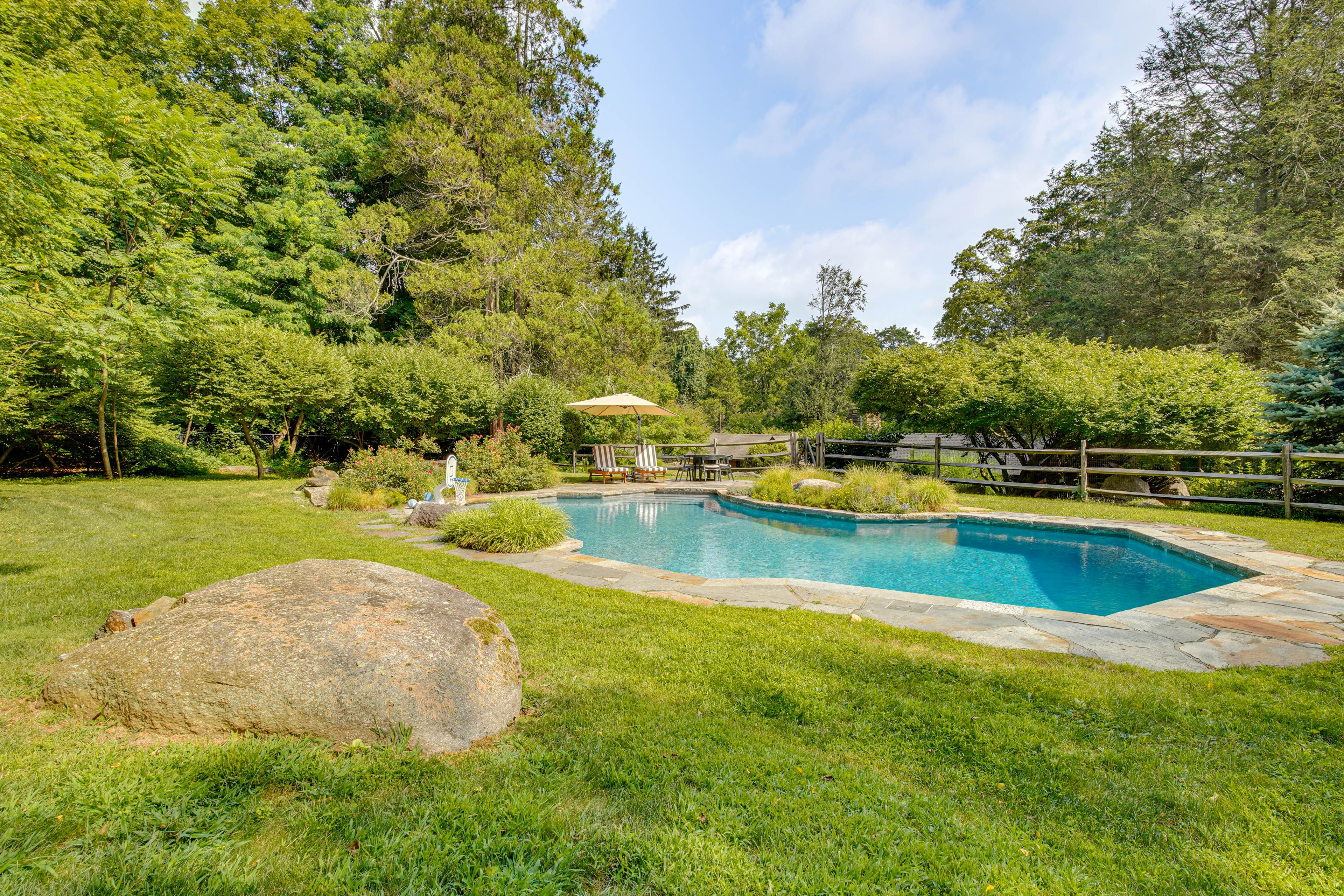 Private Pool | Hot Tub Currently Not Available