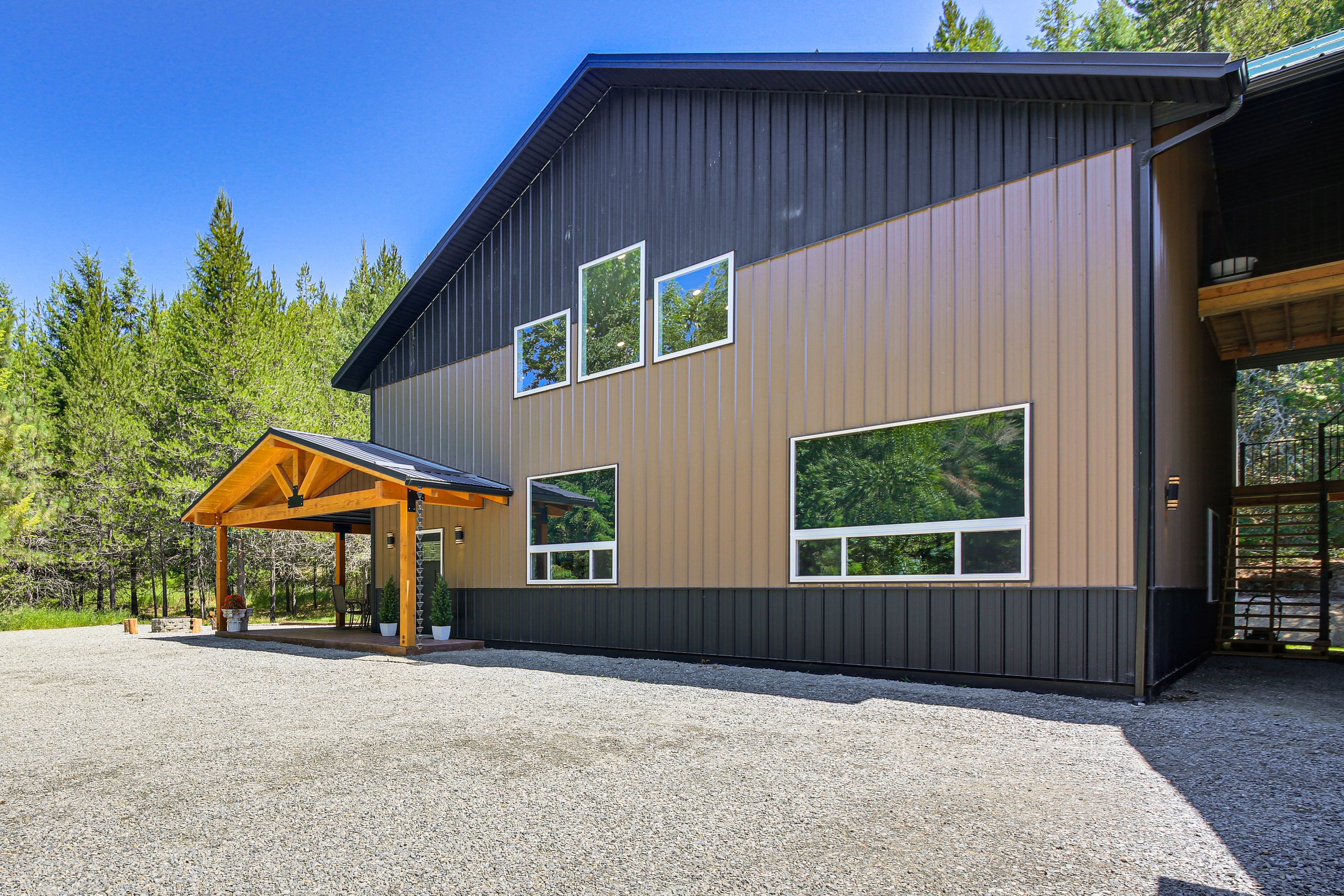 Parking | Gravel Driveway (3 Vehicles)